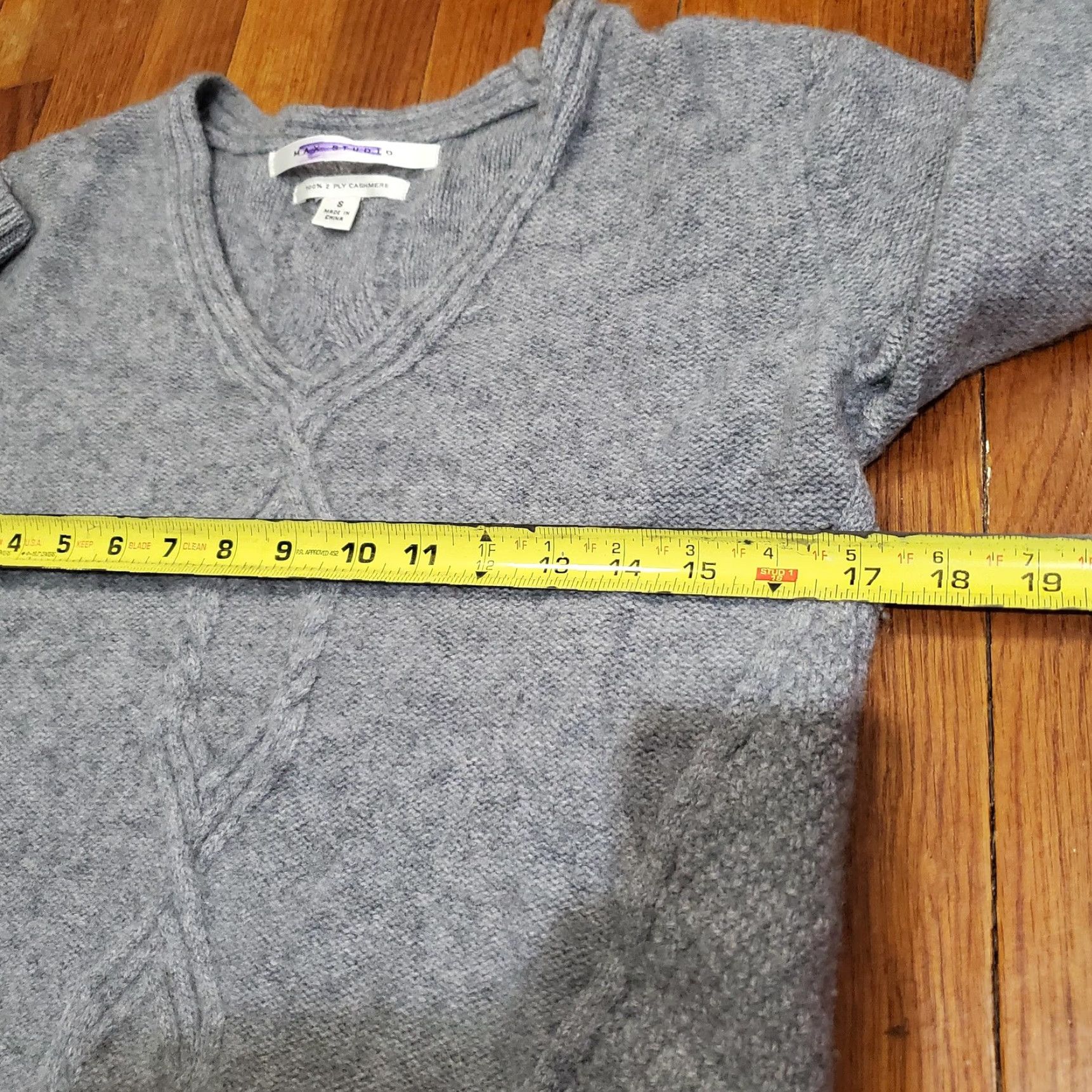 Vintage Max Studio Sweater Womens Small Gray 100% Cashmere V Neck Cable Knit Pullover Size S / US 4 / IT 40 - 5 Thumbnail