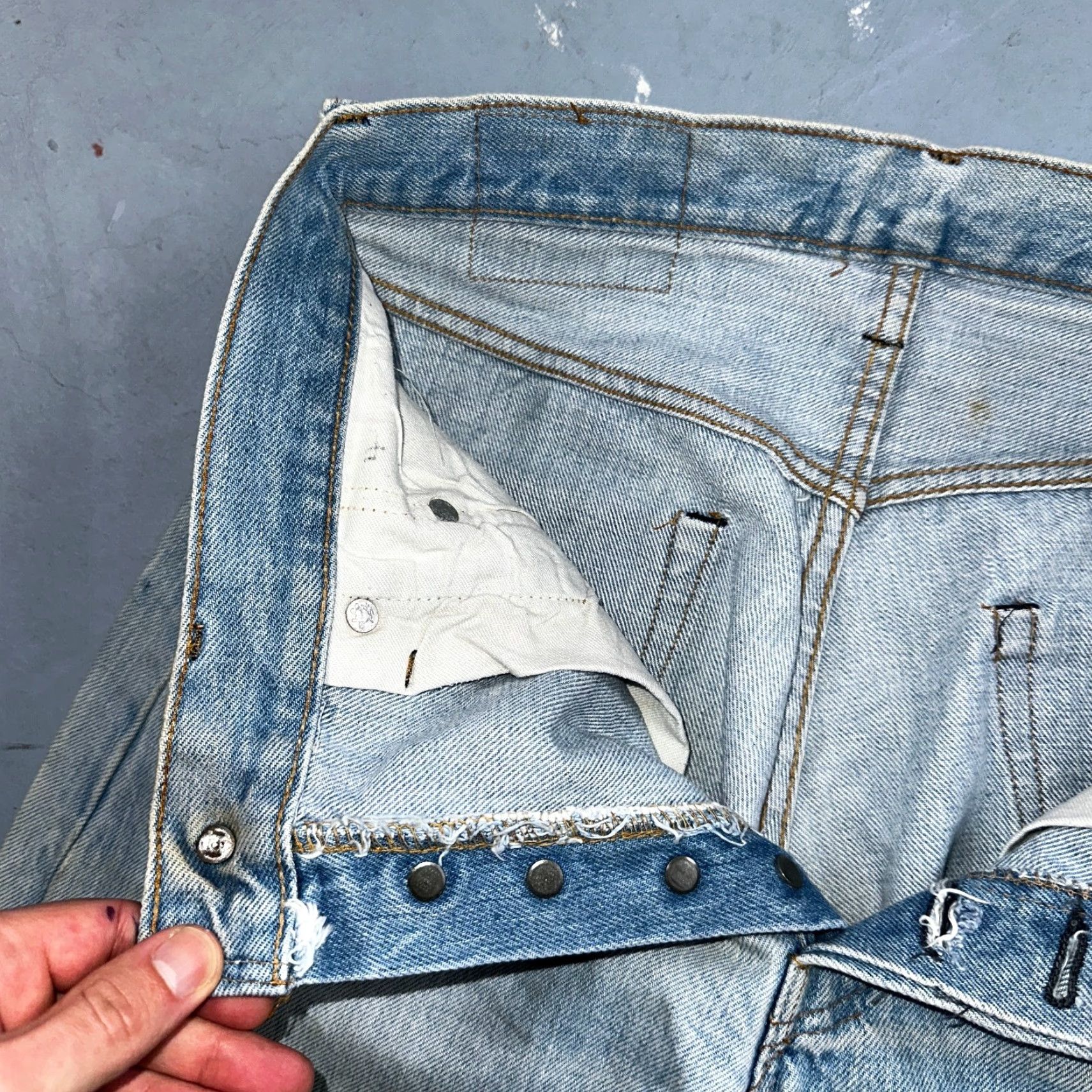 Levi's Levi's 501 XX Jeans Vintage 80s Light Wash USA Denim Classic Straight Men 29x30 Blue Distressed Size US 29 - 7 Thumbnail