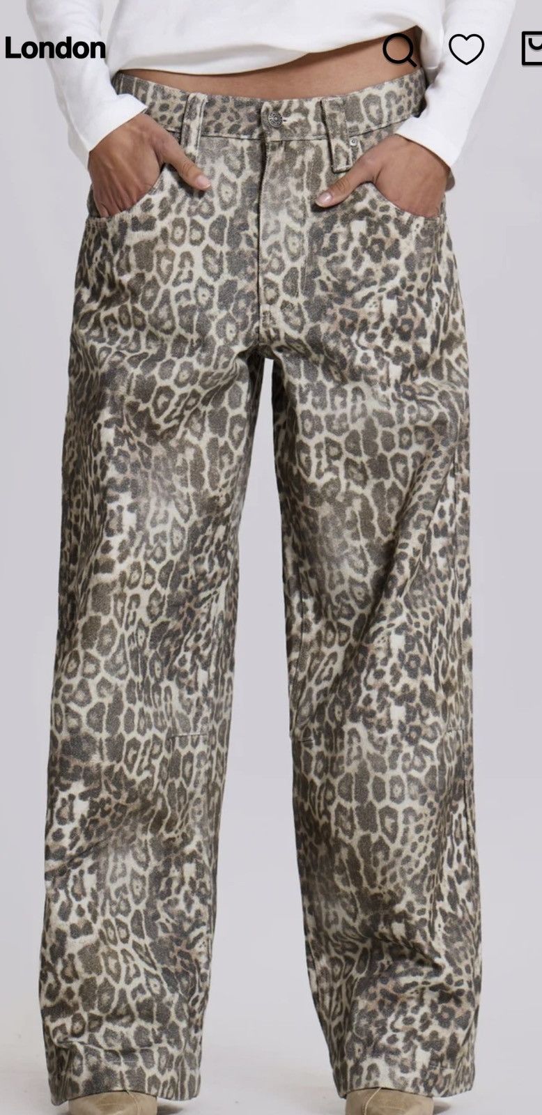 【JADED LONDON】チャコールレオパードフェードColossusジーンズ Shop Charcoal Leopard Fade Colossus Jeans | Jaded London