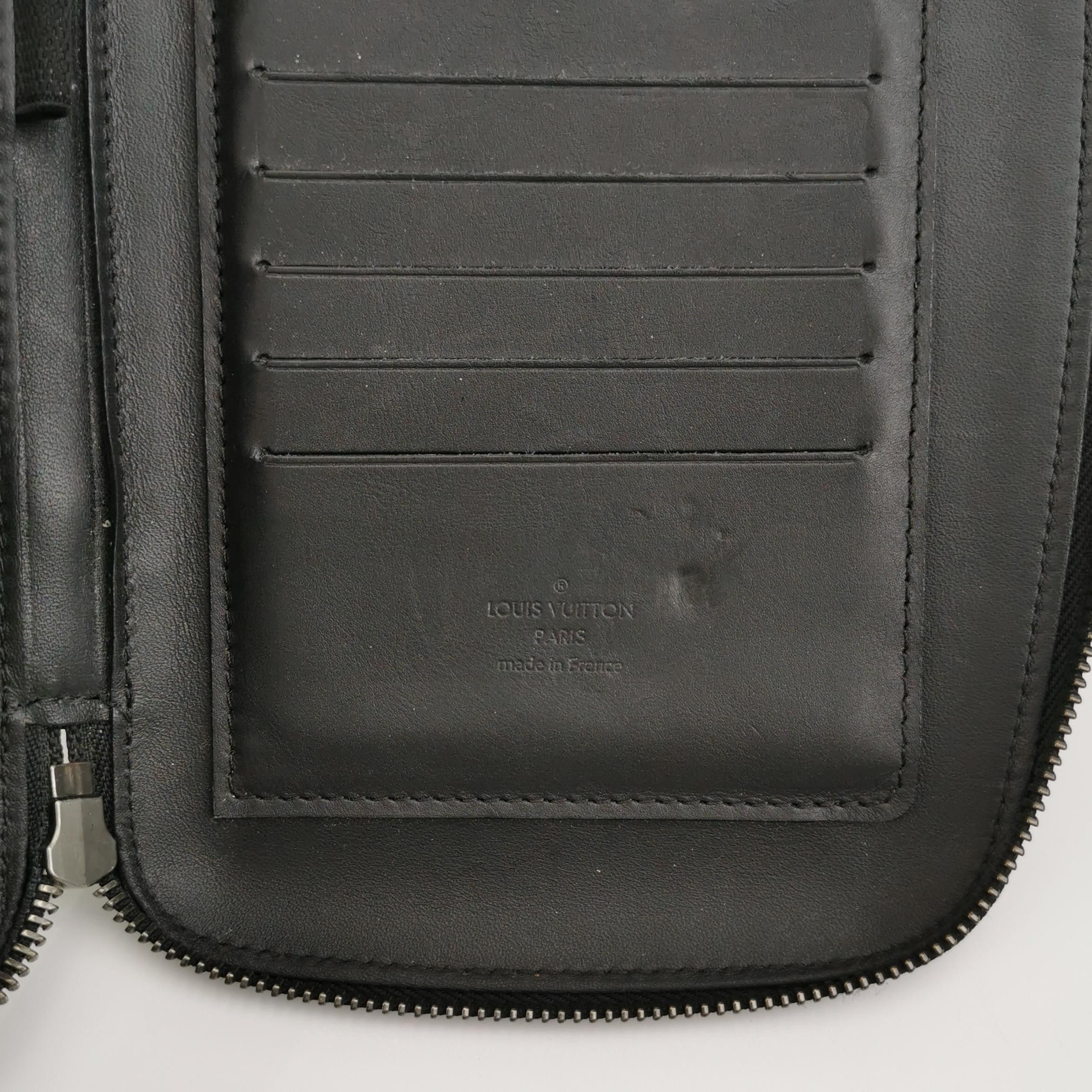 Louis Vuitton Louis Vuitton (LV) Cowhide Solid Checkerboard Zipper Clutch Size ONE SIZE - 1 Thumbnail
