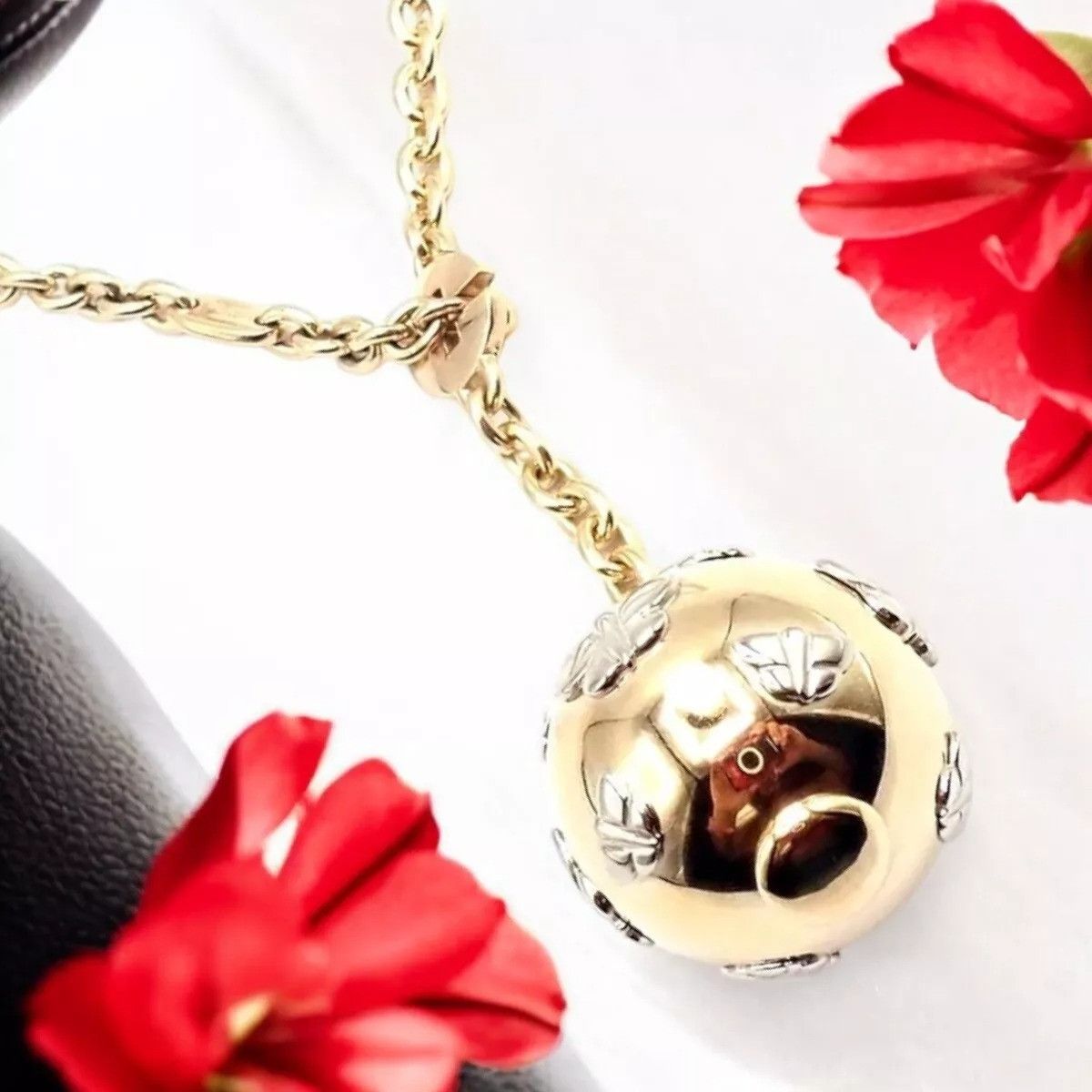 Bvlgari Bulgari Bvlgari 18k Butterfly Globe Pendant Link Chain Size ONE SIZE - 2 Thumbnail