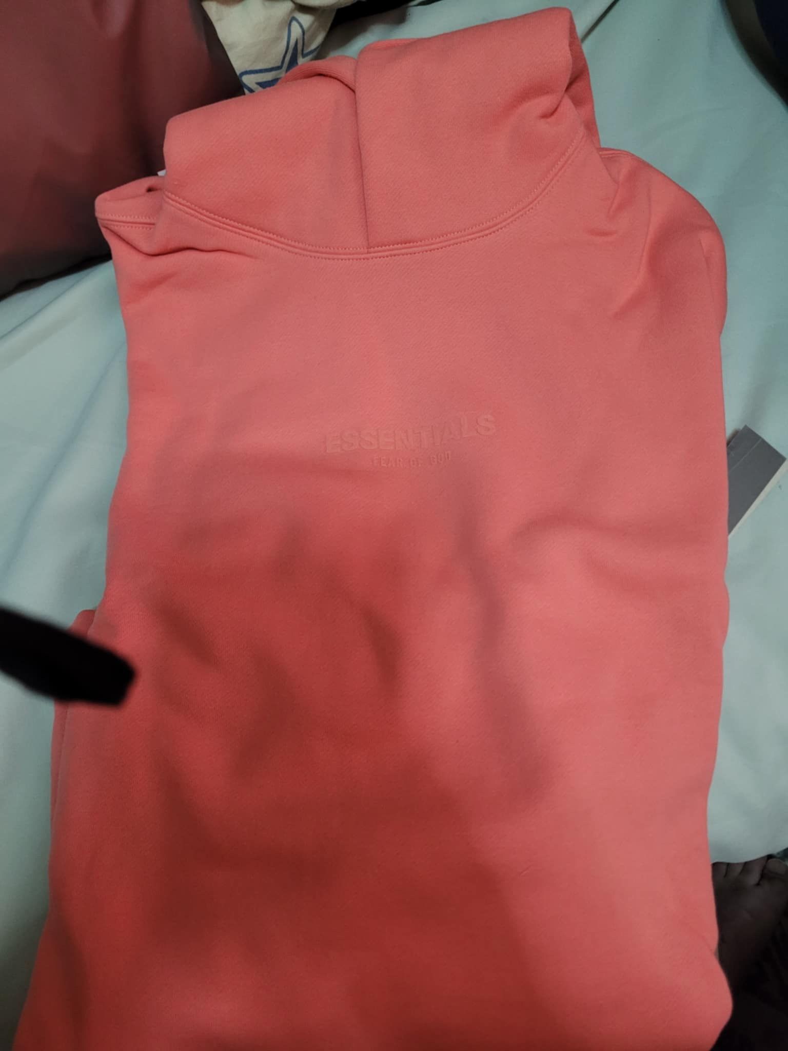 Fear of God Fear of god essential relaxed hoodie Coral sz M Size US M / EU 48-50 / 2 - 6 Thumbnail