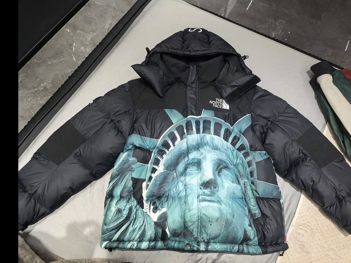 The North Face Supreme tnf north statue of liberty baltoro nuptse Jacket Size US S / EU 44-46 / 1 - 1 Thumbnail