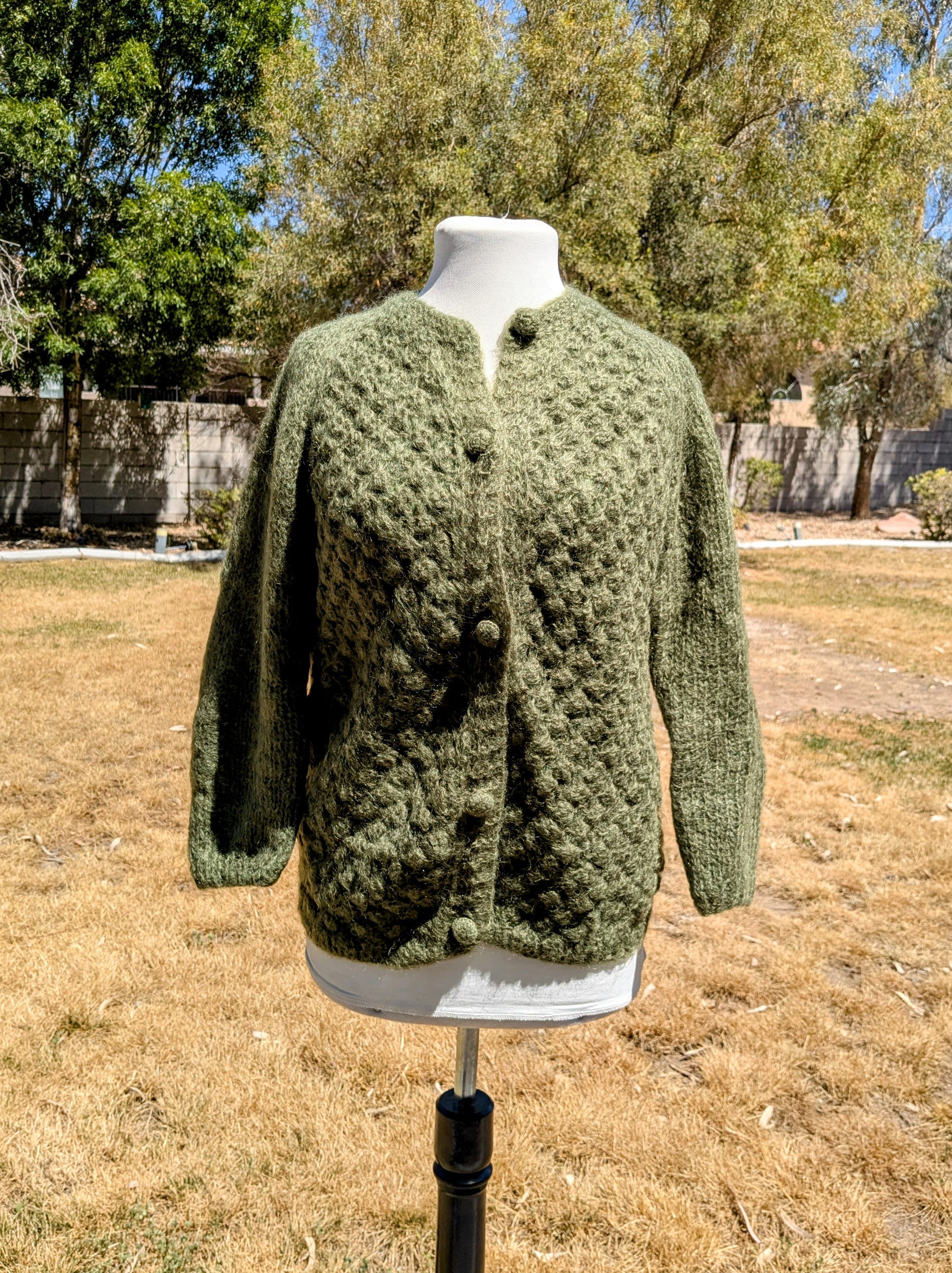 Vintage Classic Petite VTG 1960s Mohair Wool Knit Sweater Cardigan Size M / US 6-8 / IT 42-44 - 1 Thumbnail