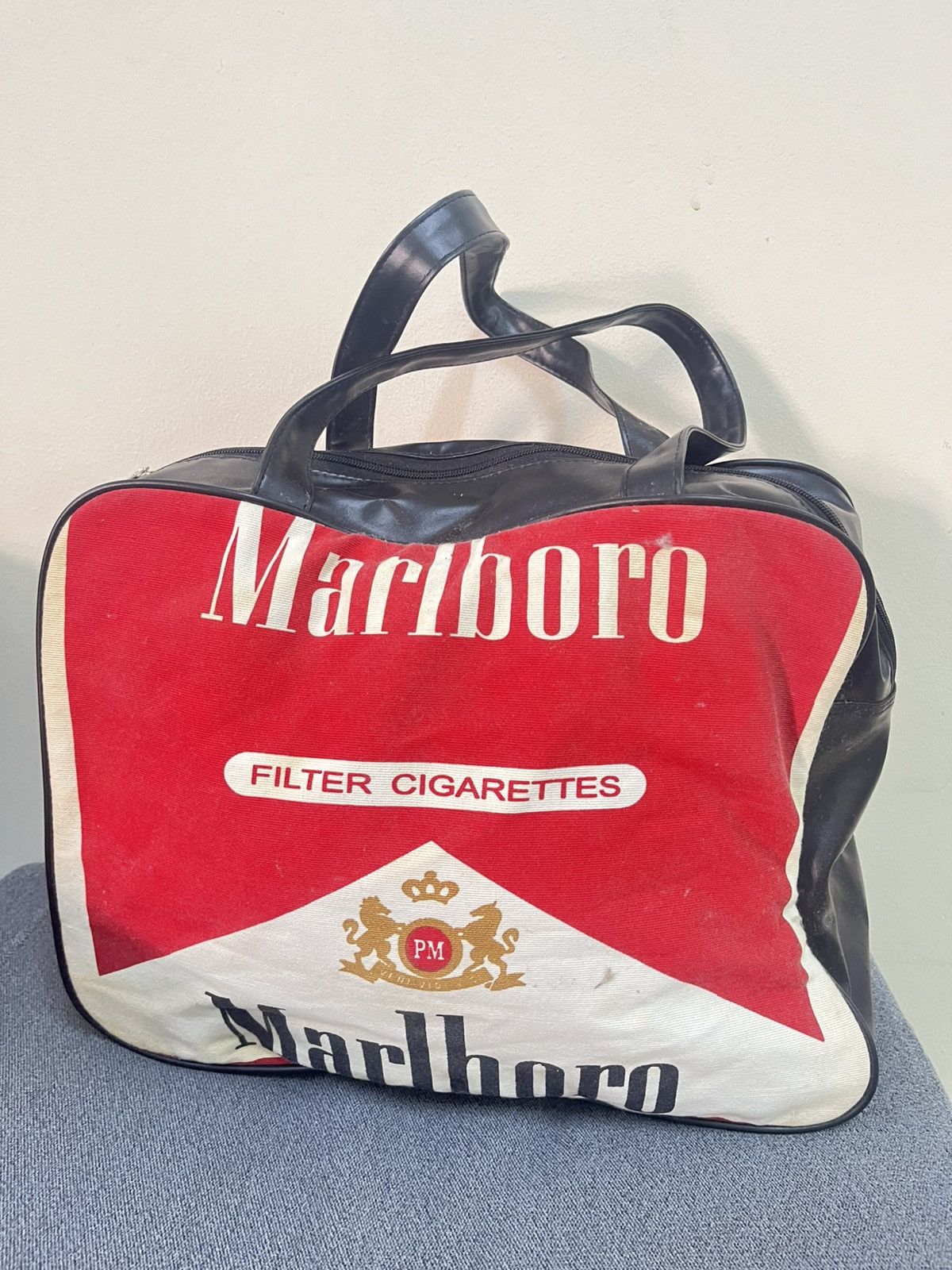 Vintage 80s marlboro travel bag