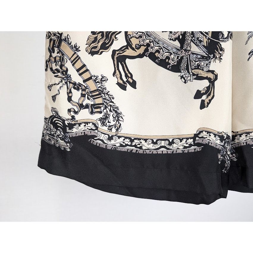 Gucci o1rshd1 Roi Soleil Short On TW Prt in Ivory/Black/Mc Size US 34 / EU 50 - 8 Thumbnail