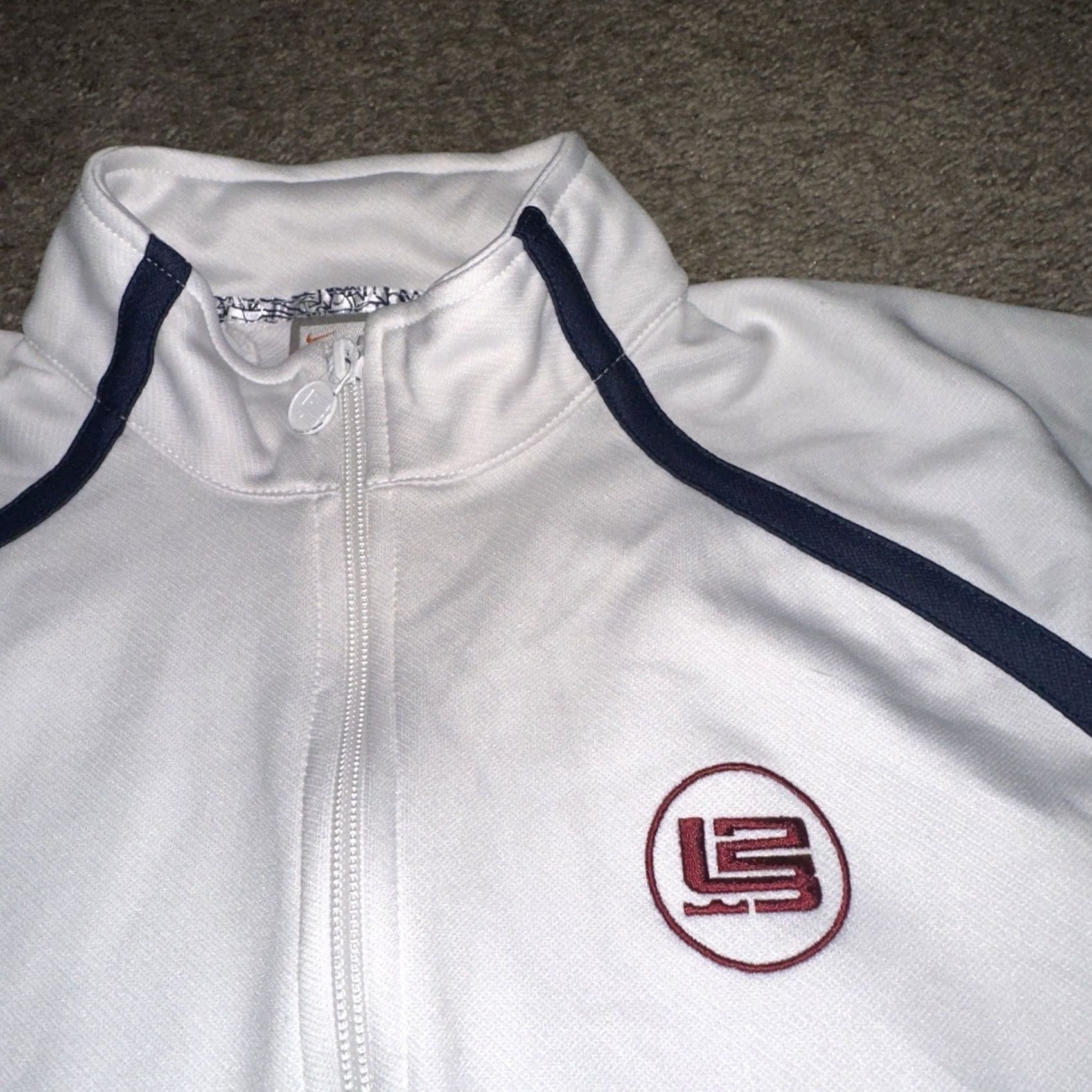 Nike VINTAGE Nike Full Zip Hoodie Mens Small White LBJ 23 Y2K 2000s Embroidered Logo Zipper Pockets Seasonal Fall Spring Summer Winter Mens Size US S / EU 44-46 / 1 - 6 Thumbnail