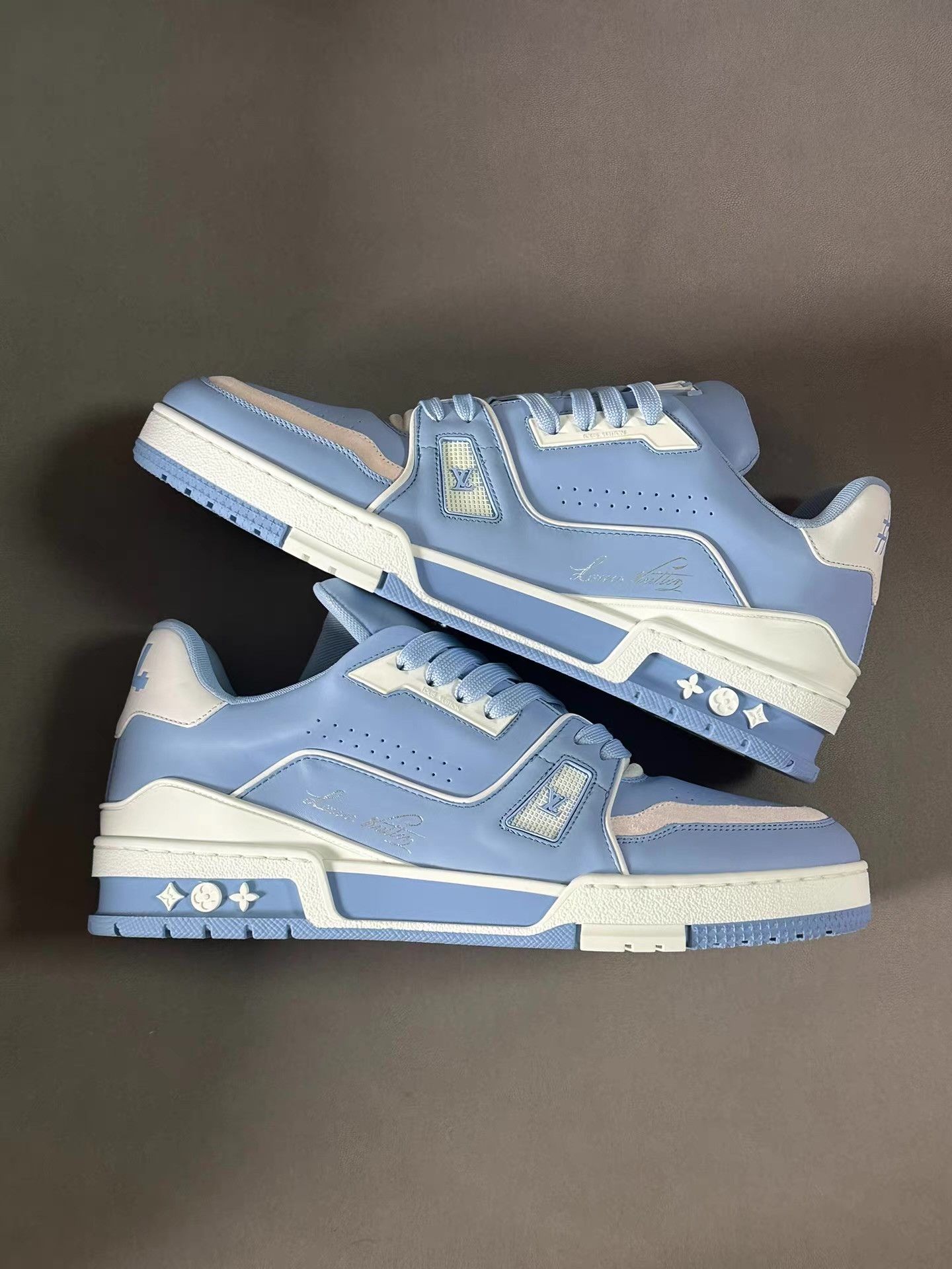 Louis Vuitton Louis Vuitton Trainer North Carolina Blue Ｑ20 Size US 9 / EU 42 - 4 Thumbnail