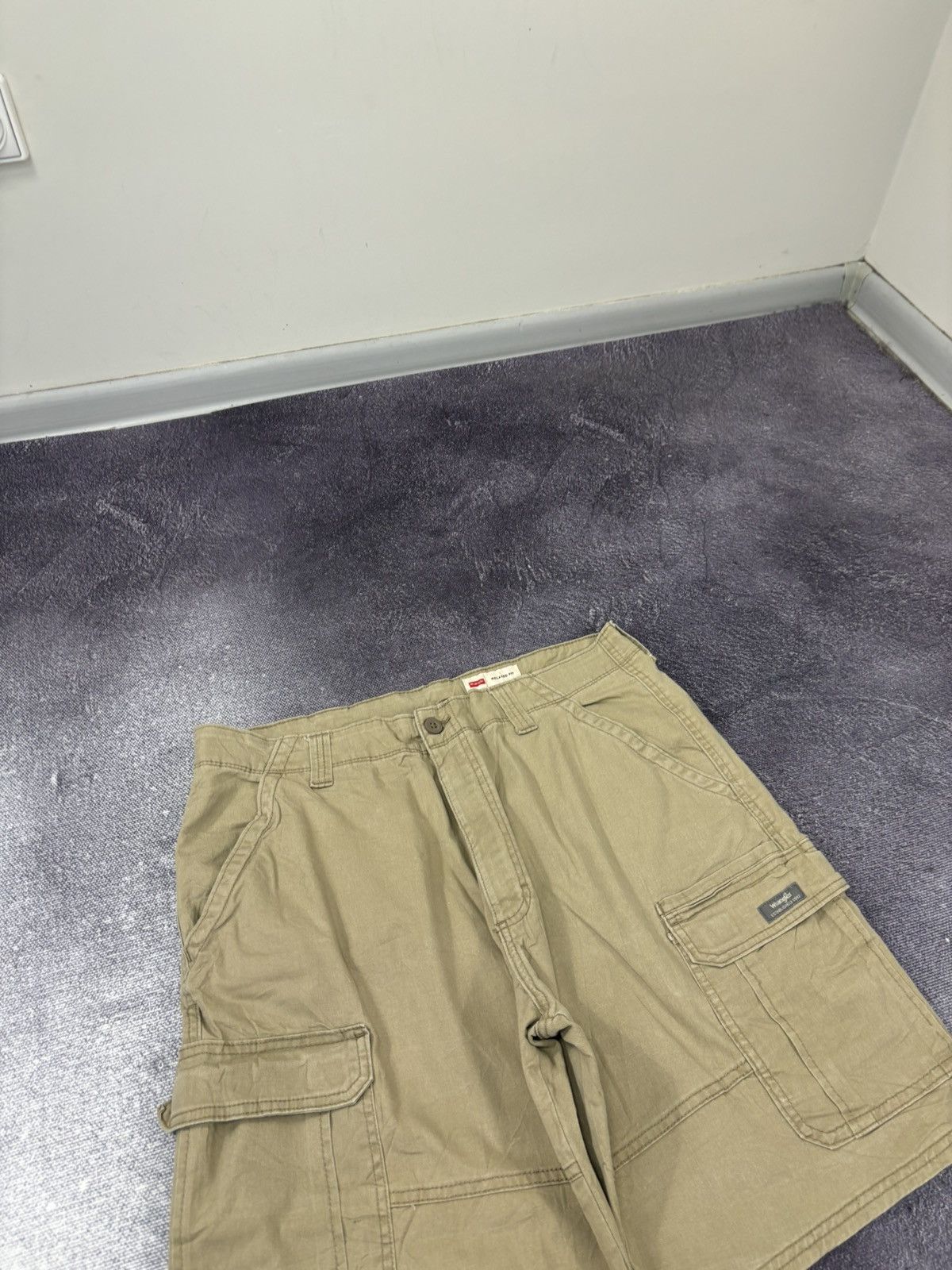 Vintage Vintage Wrangler Y2K Relaxed Fit Military Hype Cargo Shorts Size US 36 / EU 52 - 4 Thumbnail