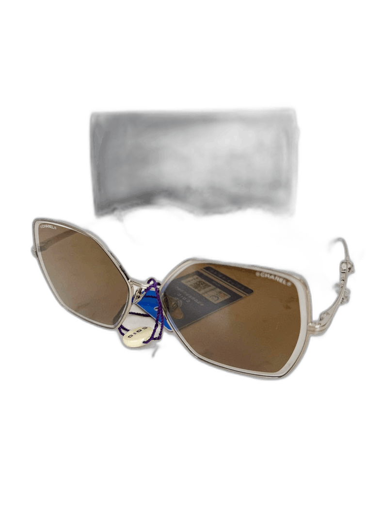 Chanel Chanel Pearl Chain Sunglasses with Case Size ONE SIZE - 1 Thumbnail