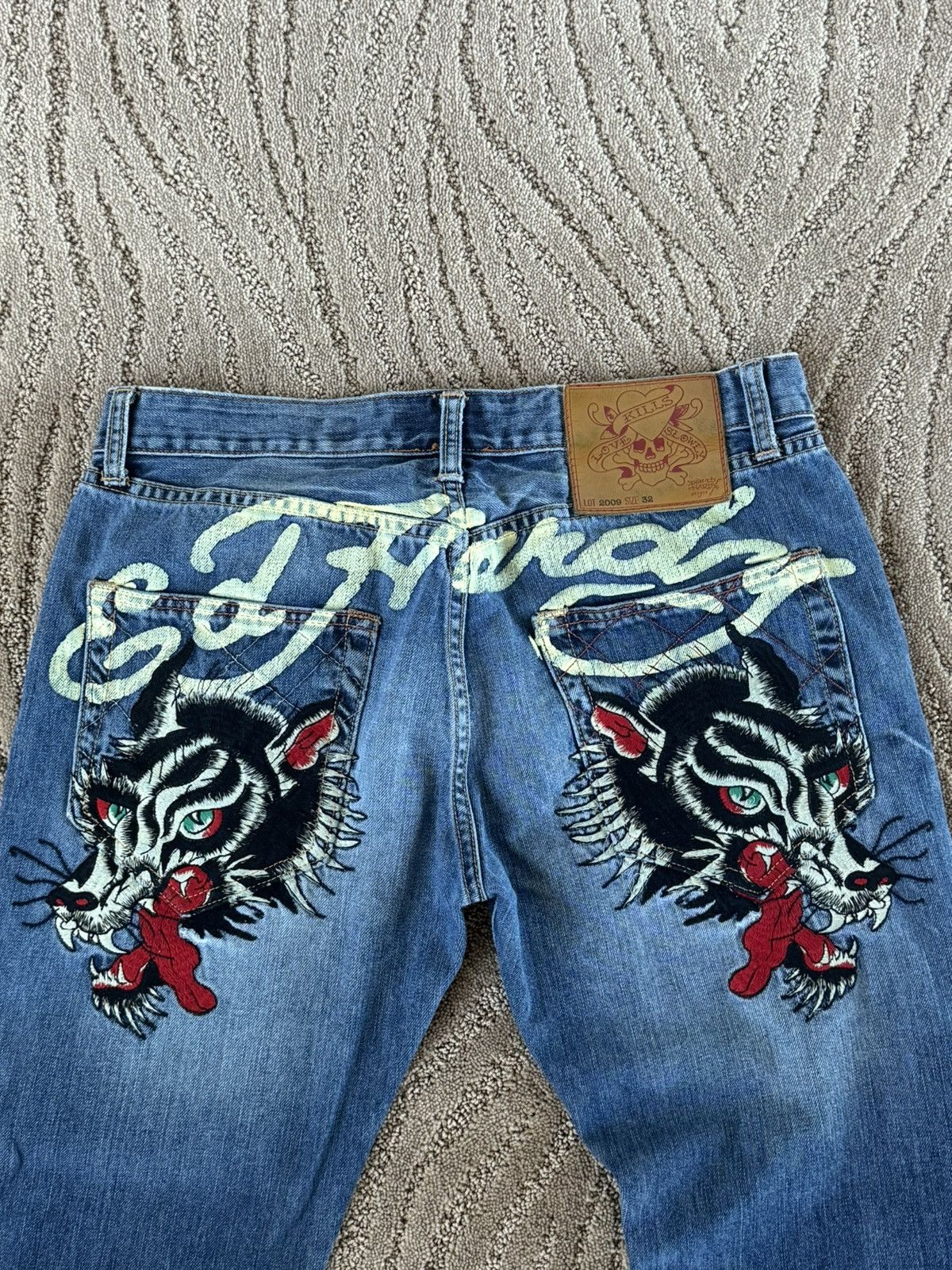 Ed Hardy 2009 Distressed DON ED HARDY wolf jeans ed hardy jeans Size US 32 / EU 48 - 3 Thumbnail