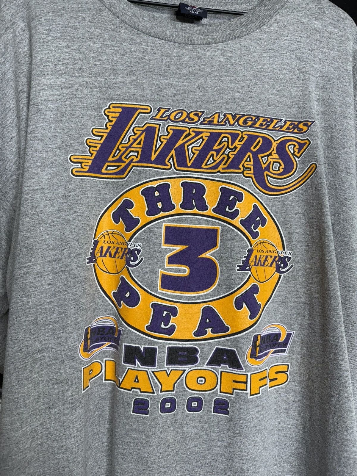 Vintage Vintage 02’ Lakers 3Peat Championship T-Shirt Vtg Size 2XL Size US XXL / EU 58 / 5 - 4 Thumbnail