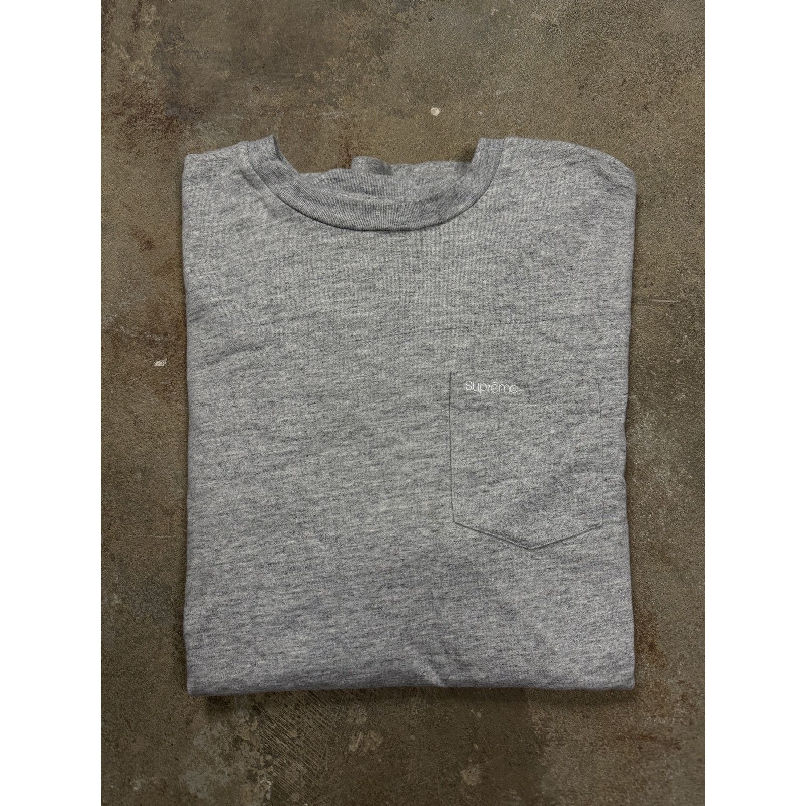 Supreme Supreme Pocket Logo Tee Grey Used XXL Size US XXL / EU 58 / 5 - 1 Thumbnail