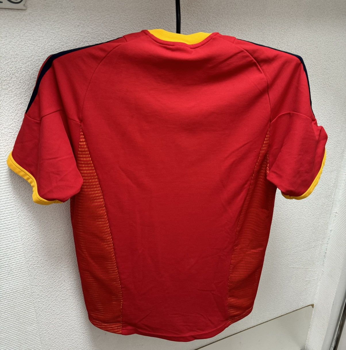 Vintage Spain vintage soccer jersey M size equipment 2002 Size US M / EU 48-50 / 2 - 8 Thumbnail