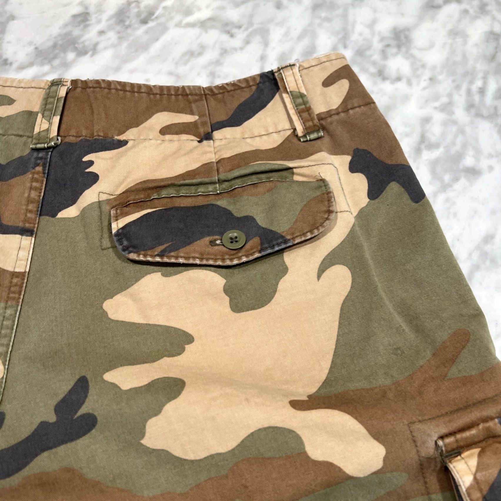 Gap GAP Cargo Shorts Men 33 Multi Woodland Camo Outdoors Hike Inseam 9” Rise 11” Cargo Pocket Belt Loops Flat Front Cotton Classic Outdoor Men Size US 33 - 6 Thumbnail