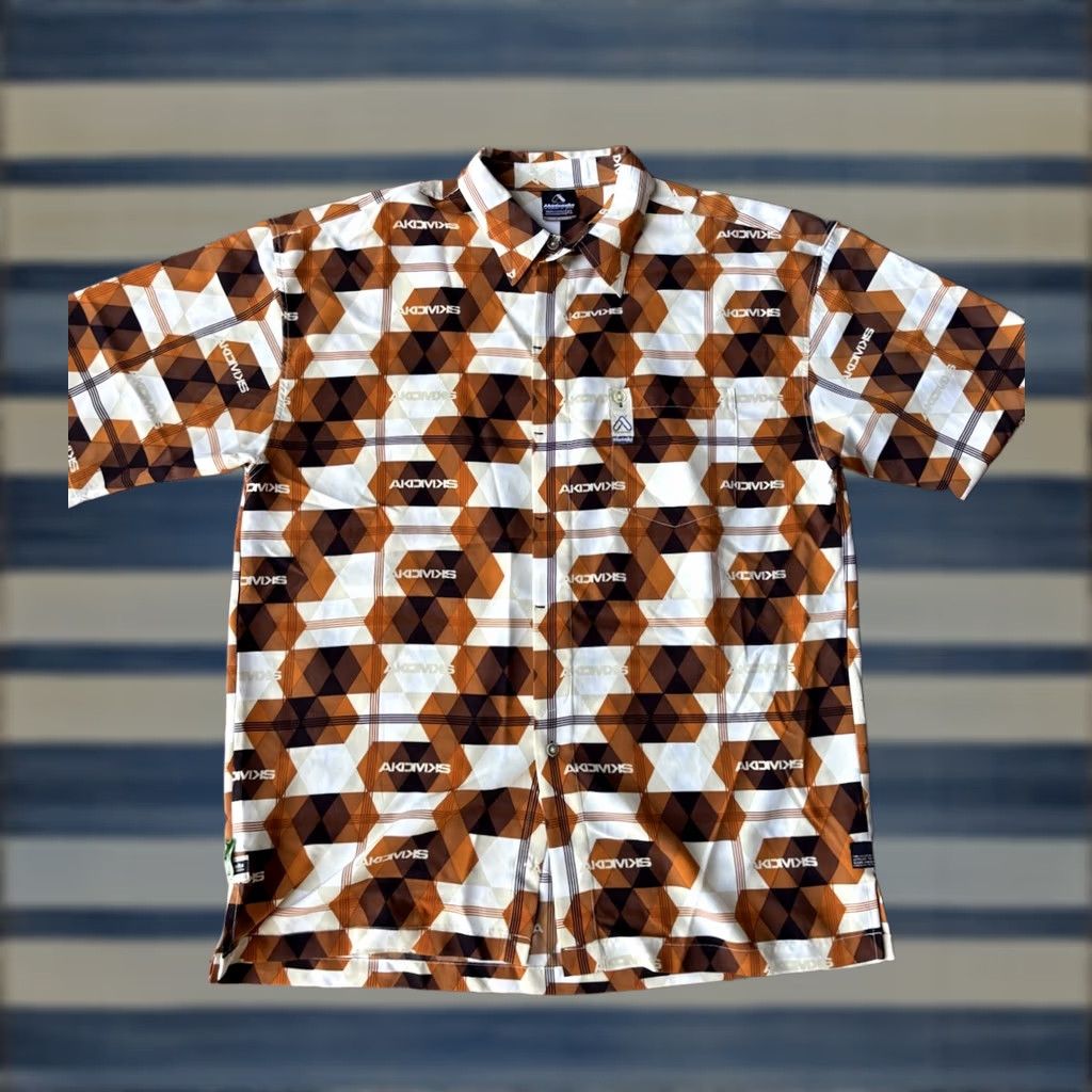 Akademiks VINTAGE Akademiks AOP Hawaiian Button Up Shirt Mens XL Hip Hop Shirt Size US XL / EU 56 / 4 - 1 Thumbnail