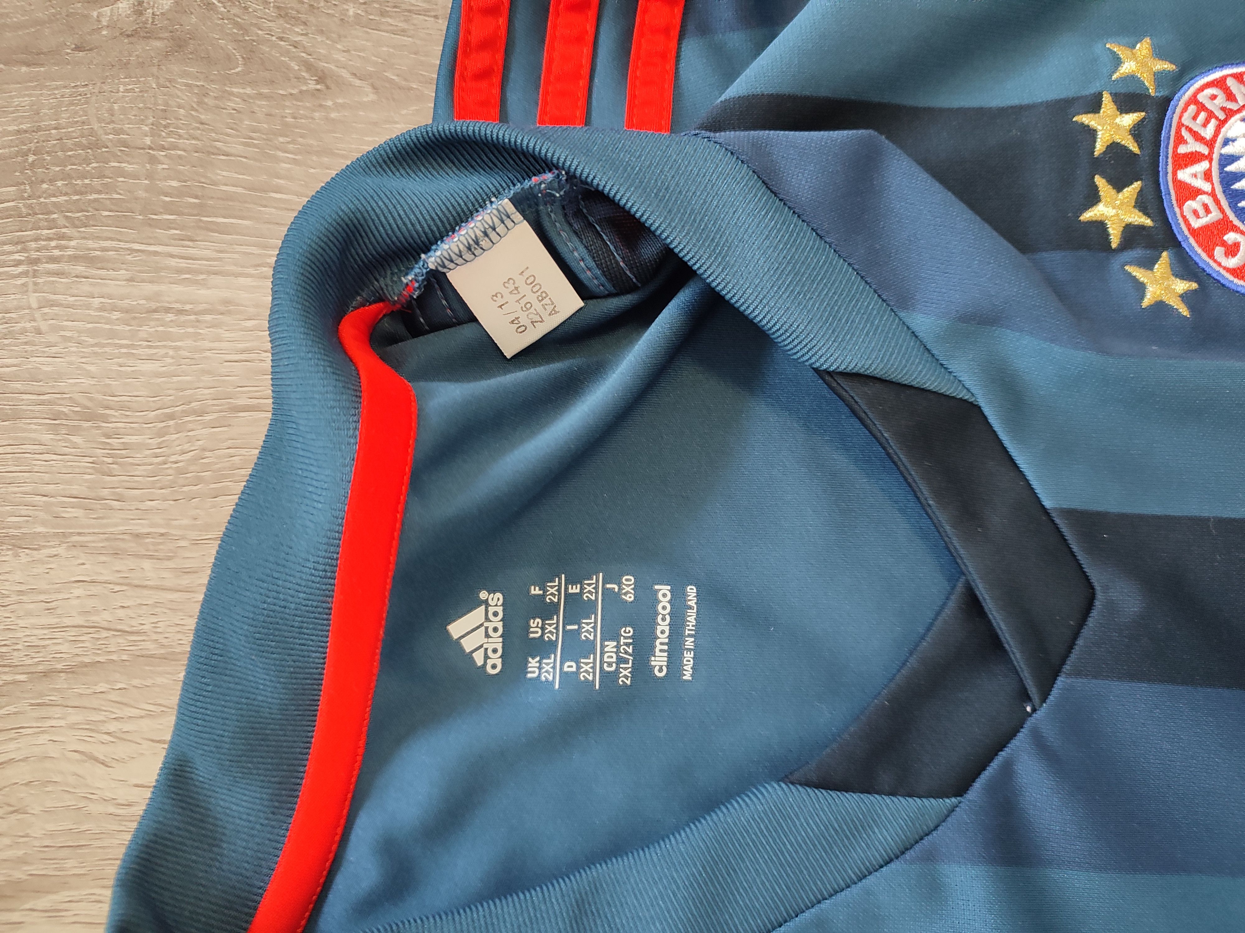 Adidas FC BAYERN MUNICH 2013/2014 THIRD FOOTBALL XL Size US XL / EU 56 / 4 - 9 Thumbnail