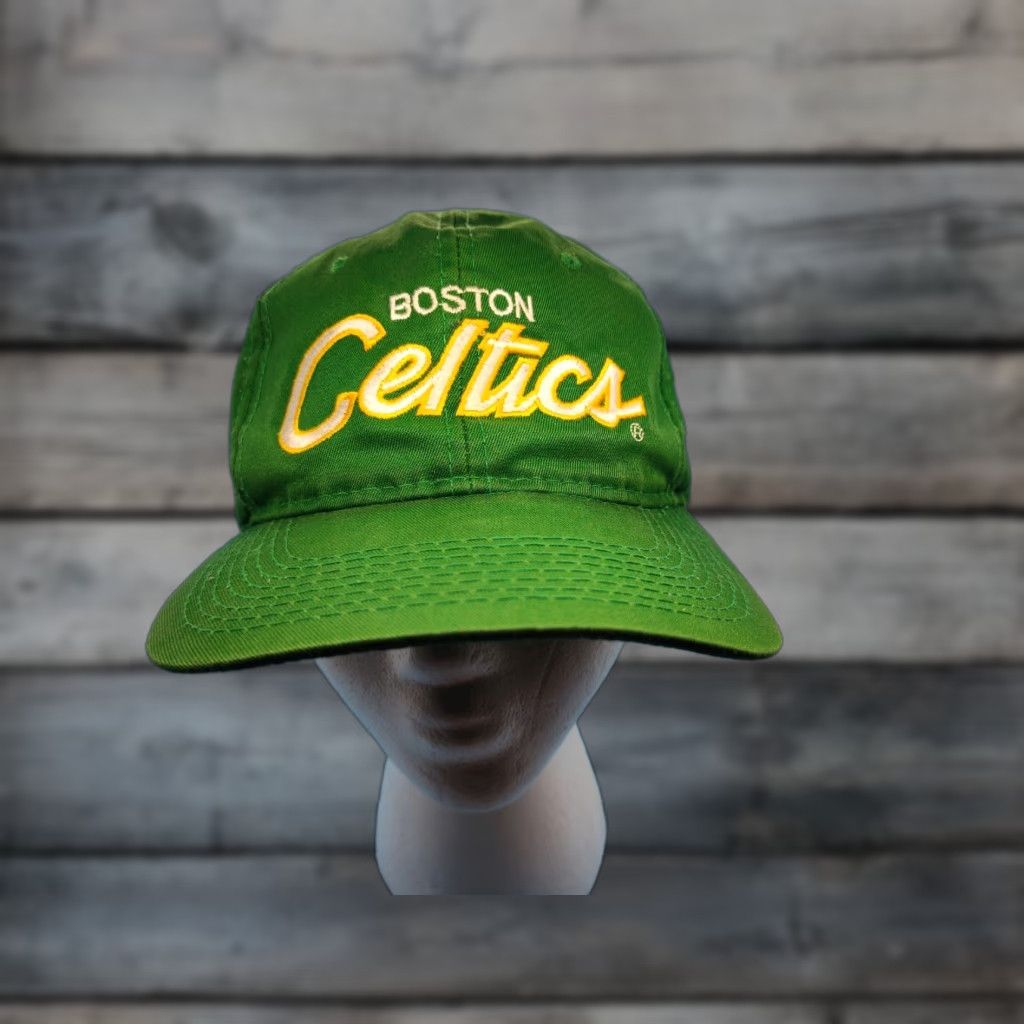Vintage VINTAGE 90s The Twill Boston Celtics Script Snapback Hat Men One Size Green Yellow Outline Size ONE SIZE - 1 Thumbnail
