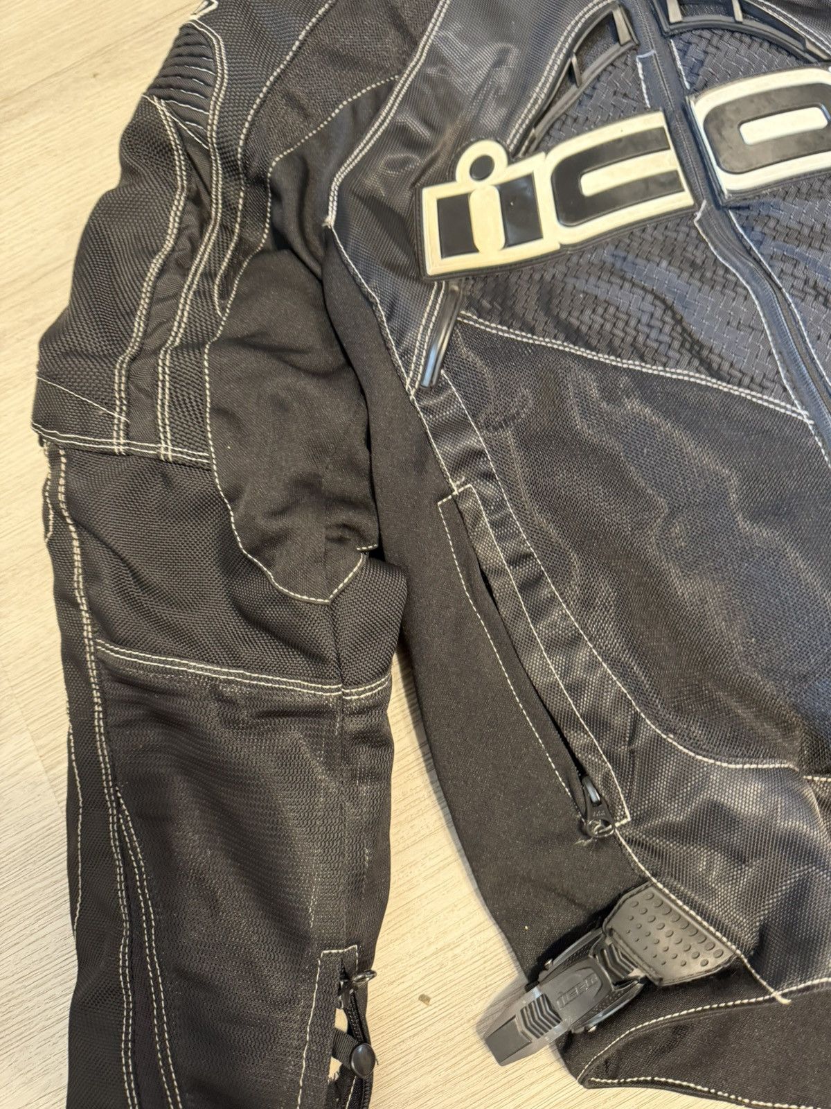 ICON Motorsports Icon Motorsports Black Motorcycle Riding Jacket Y2K Biker Size US M / EU 48-50 / 2 - 12 Thumbnail
