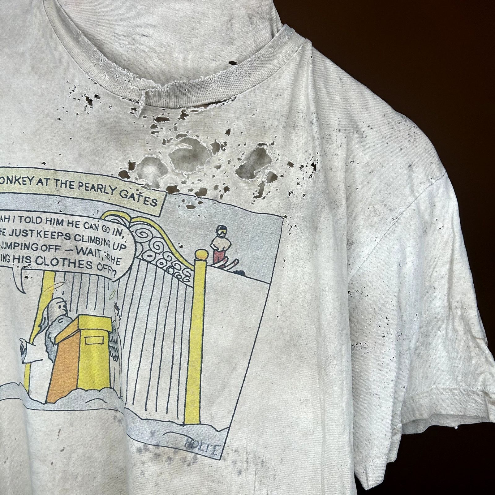 Vintage Insanely Thrashed / Distressed Skiing T-Shirt Vintage Size US L / EU 52-54 / 3 - 10 Thumbnail