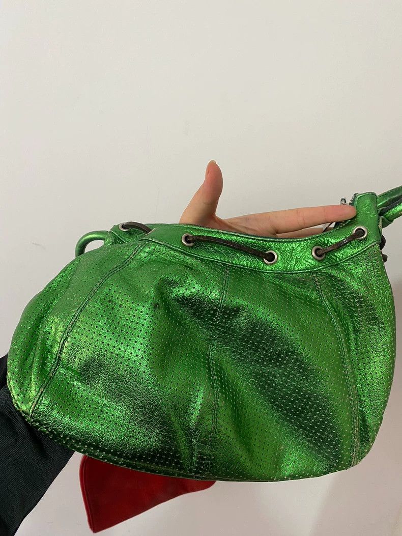 Vivienne Westwood size os Qianxi wind power green locomotiv
