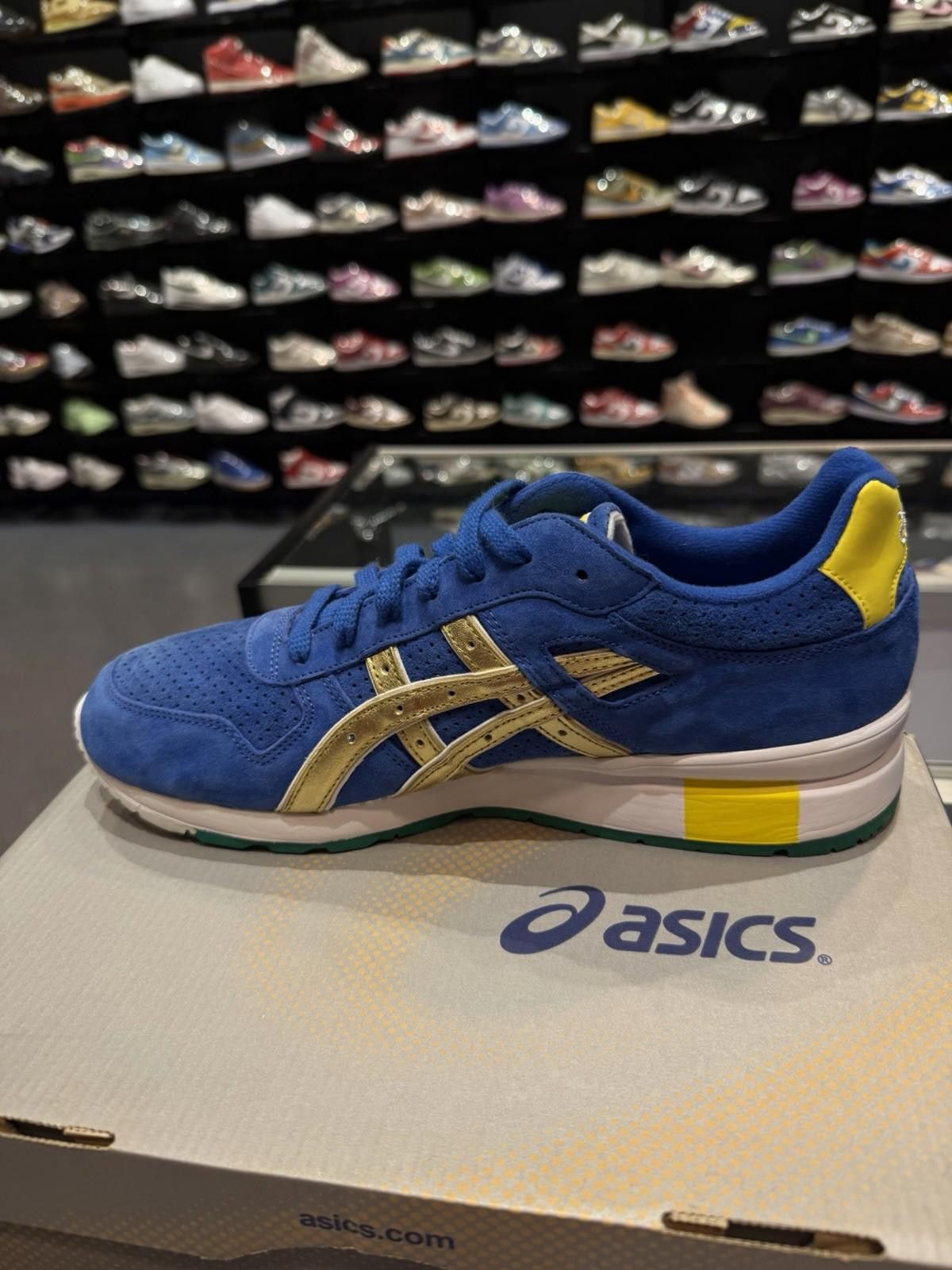 Asics ASICS GEL-Lyte GT II x KITH Ronnie Fieg “Brazil” - Size 11 Size US 11 / EU 44 - 9 Thumbnail