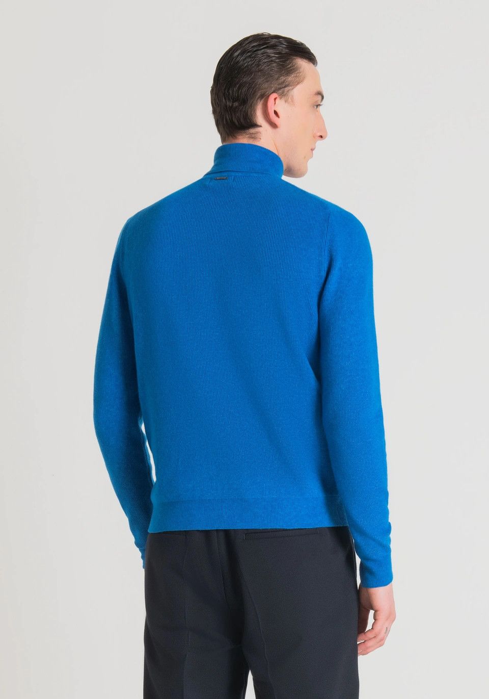 Nanushka o1mle1124 Zade Roll Neck Sweater in Blue Size US M / EU 48-50 / 2 - 4 Thumbnail