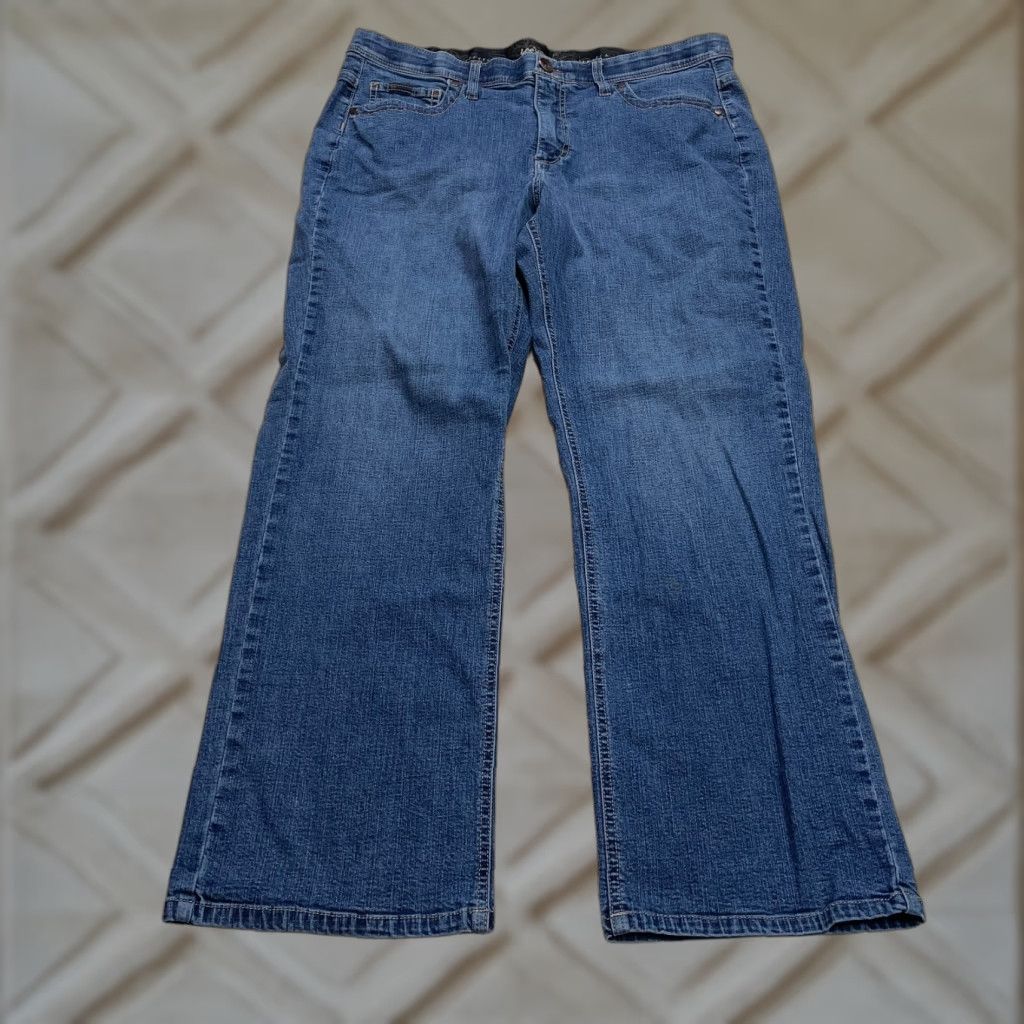 Lee Lee Jeans Women 16 Petite Blue Denim Straight Stretch Zip 27.5 Inseam 5-Pocket Solid Size 38" / US 16 / IT 52 - 1 Thumbnail