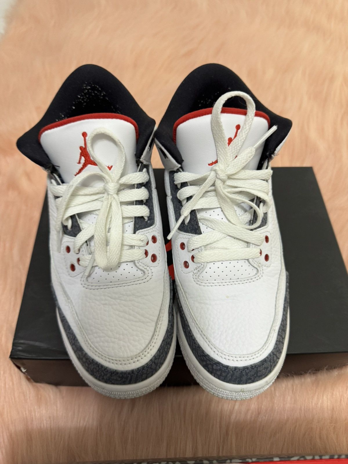 Jordan Brand Air Jordan 3 Retro GS Fire Red Size US 6.5 / EU 39-40 - 2 Thumbnail