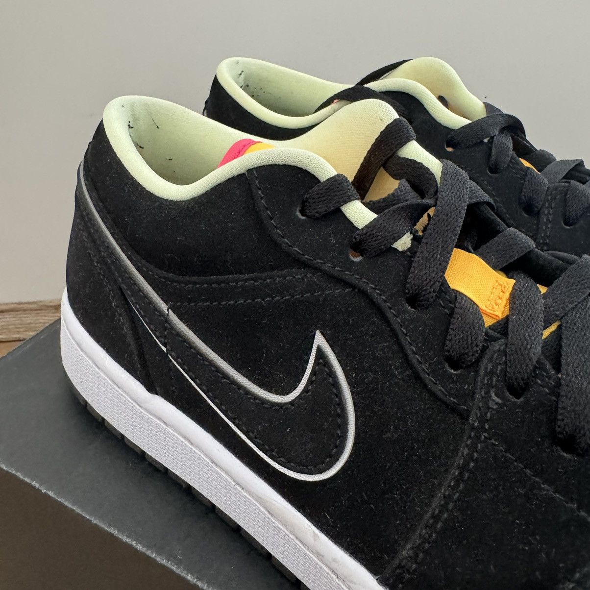 Jordan Brand Jordan 1 Low Biohack Size US 9 / EU 42 - 5 Thumbnail