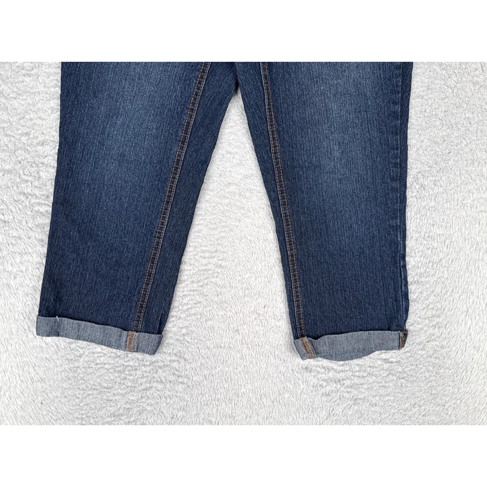 Faded Glory Faded Glory Womens Capri Jeans Blue Medium Wash Low Rise Cuffed Stretch 28x20 6 Regular 5-Pocket Denim Slim Fit Sh Size 28" / US 6 / IT 42 - 2 Thumbnail