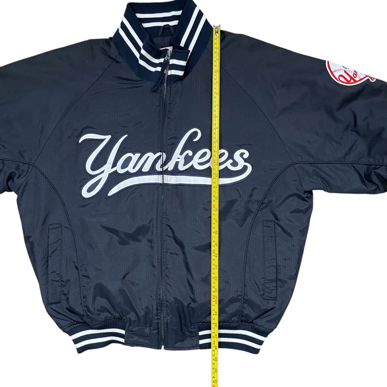 MLB VTG 00s NEW YORK YANKEES MAJESTIC AUTHENTIC DUGOUT JACKET Size US L / EU 52-54 / 3 - 9 Thumbnail