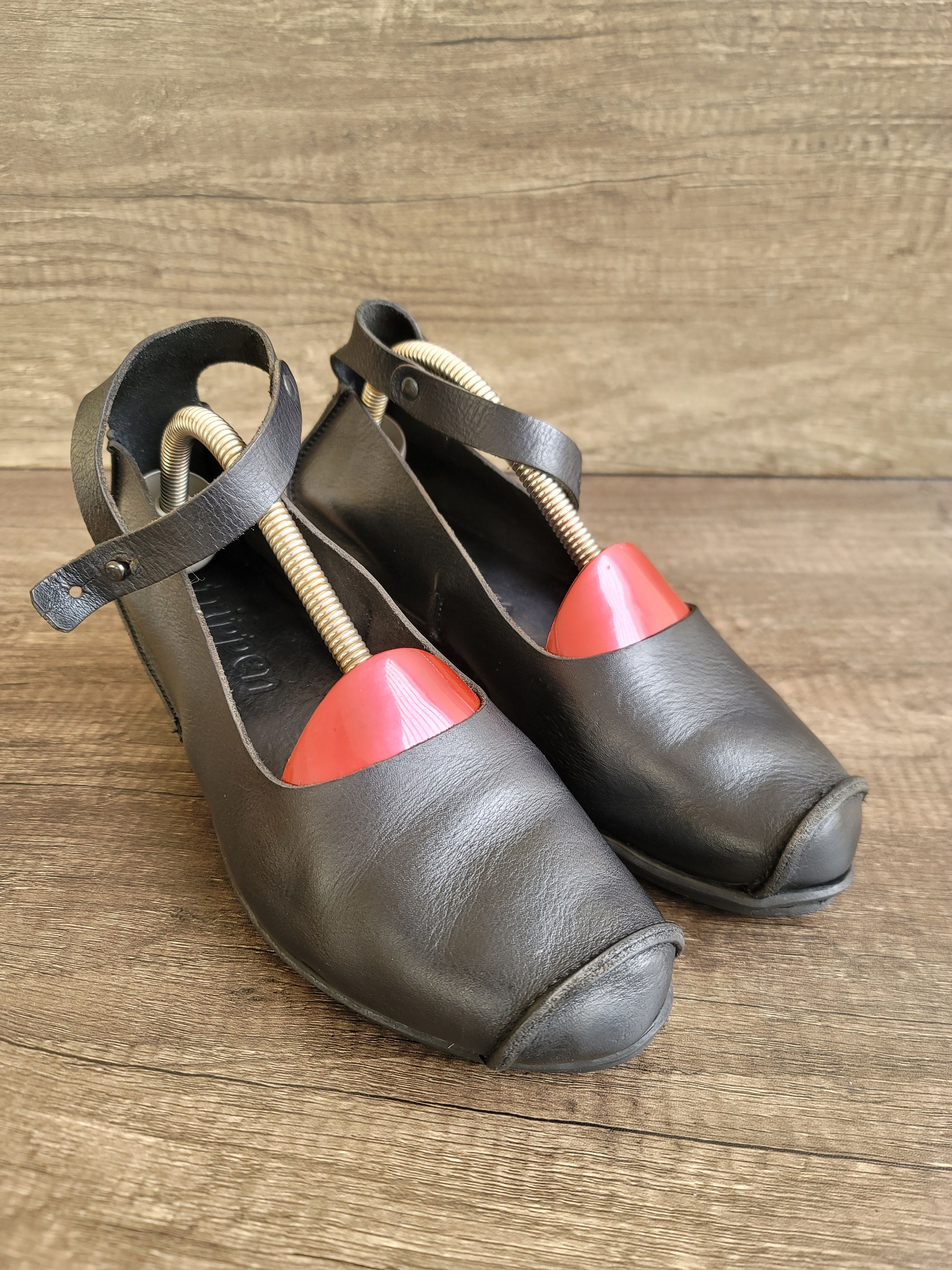 Trippen Trippen Mary Jane Leather Shoes Women's 37 US 6.5-7. Size US 7 / IT 37 - 2 Thumbnail