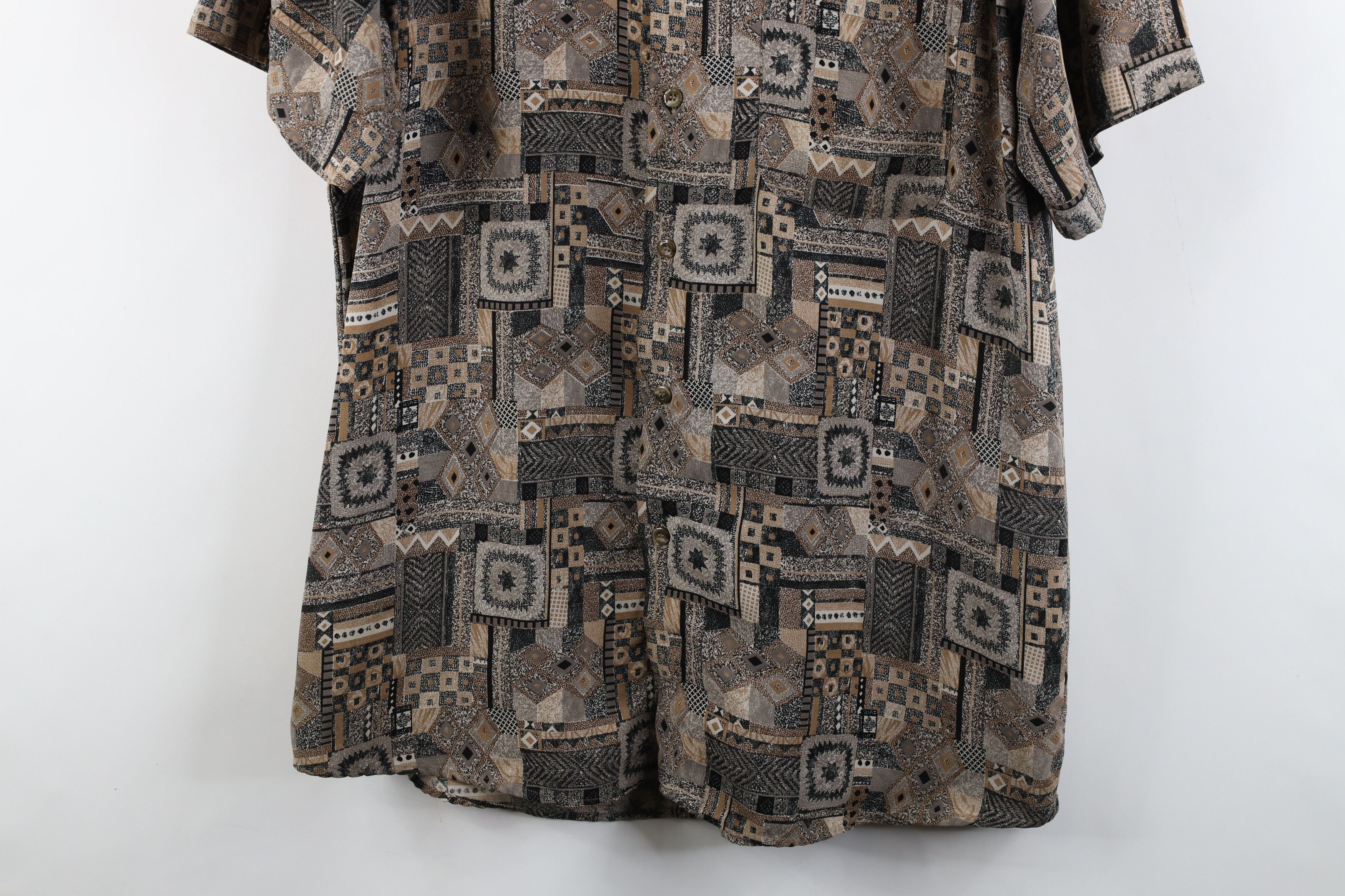 Vintage Vintage 90s Streetwear Geometric Collared Button Shirt Size US L / EU 52-54 / 3 - 3 Thumbnail