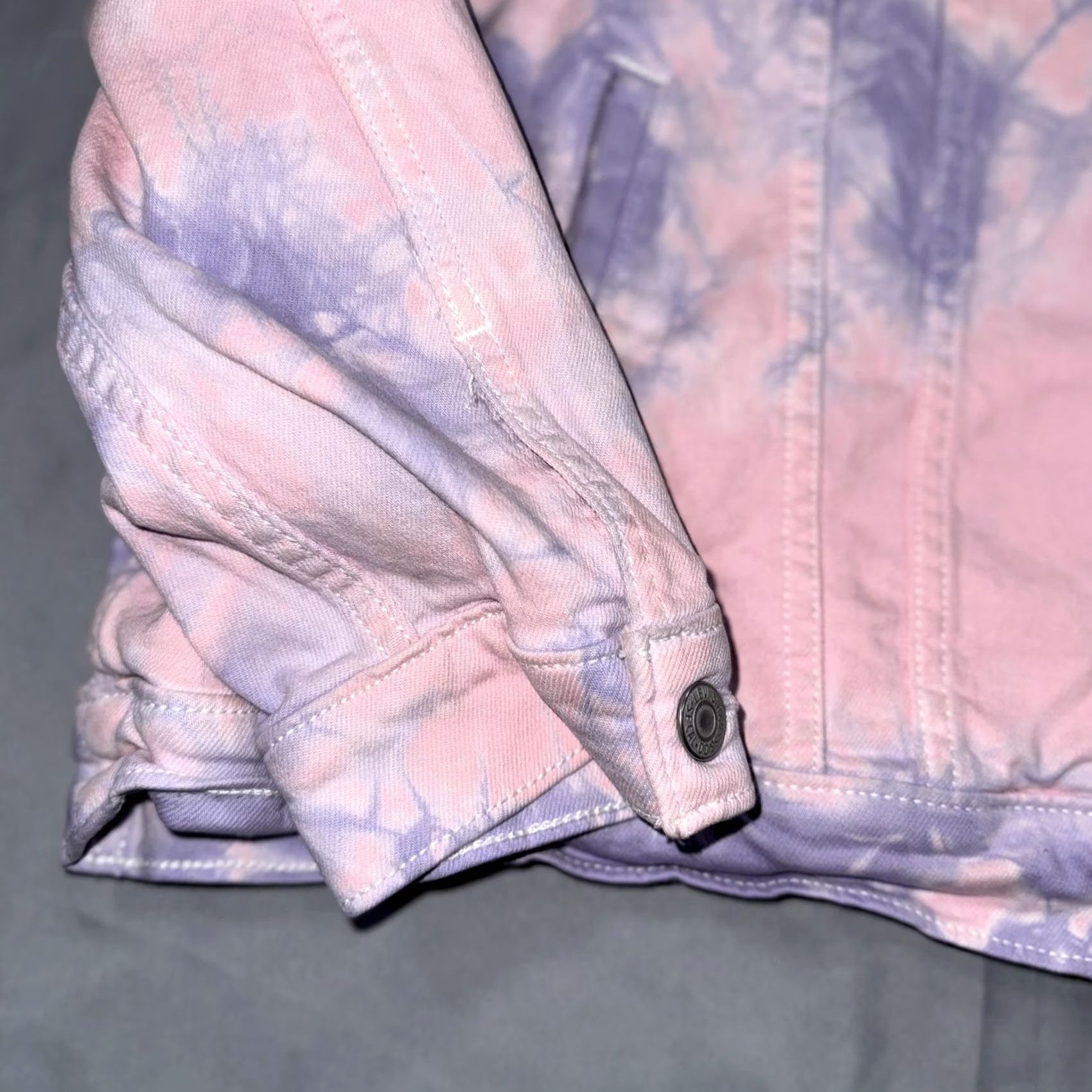 Levi's VINTAGE Levis Denim Jacket Womens 2X Pink Purple Tie Dye Trucker Jean Coat Button Size 40" / US 18 - 6 Thumbnail