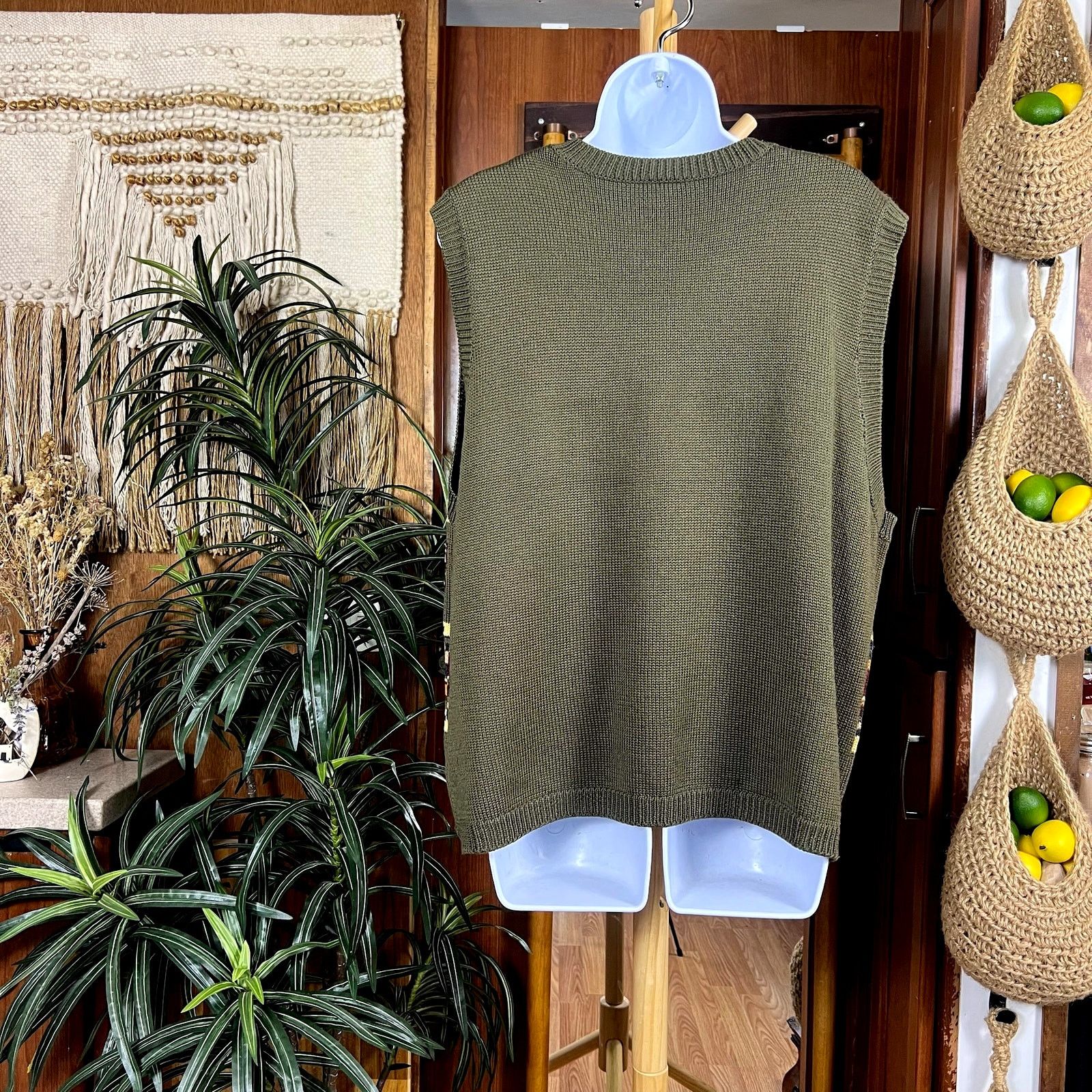 Vintage Vintage Embroidered Knit Vest XL Olive Floral Granny Cottage Size XL / US 12-14 / IT 48-50 - 3 Thumbnail