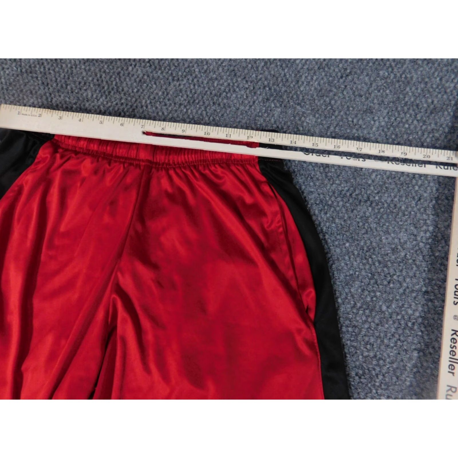 Vintage At The Buzzer Mens shorts Medium Red Active stretch Basketball Regular Logo Size US 26 / EU 42 - 4 Thumbnail