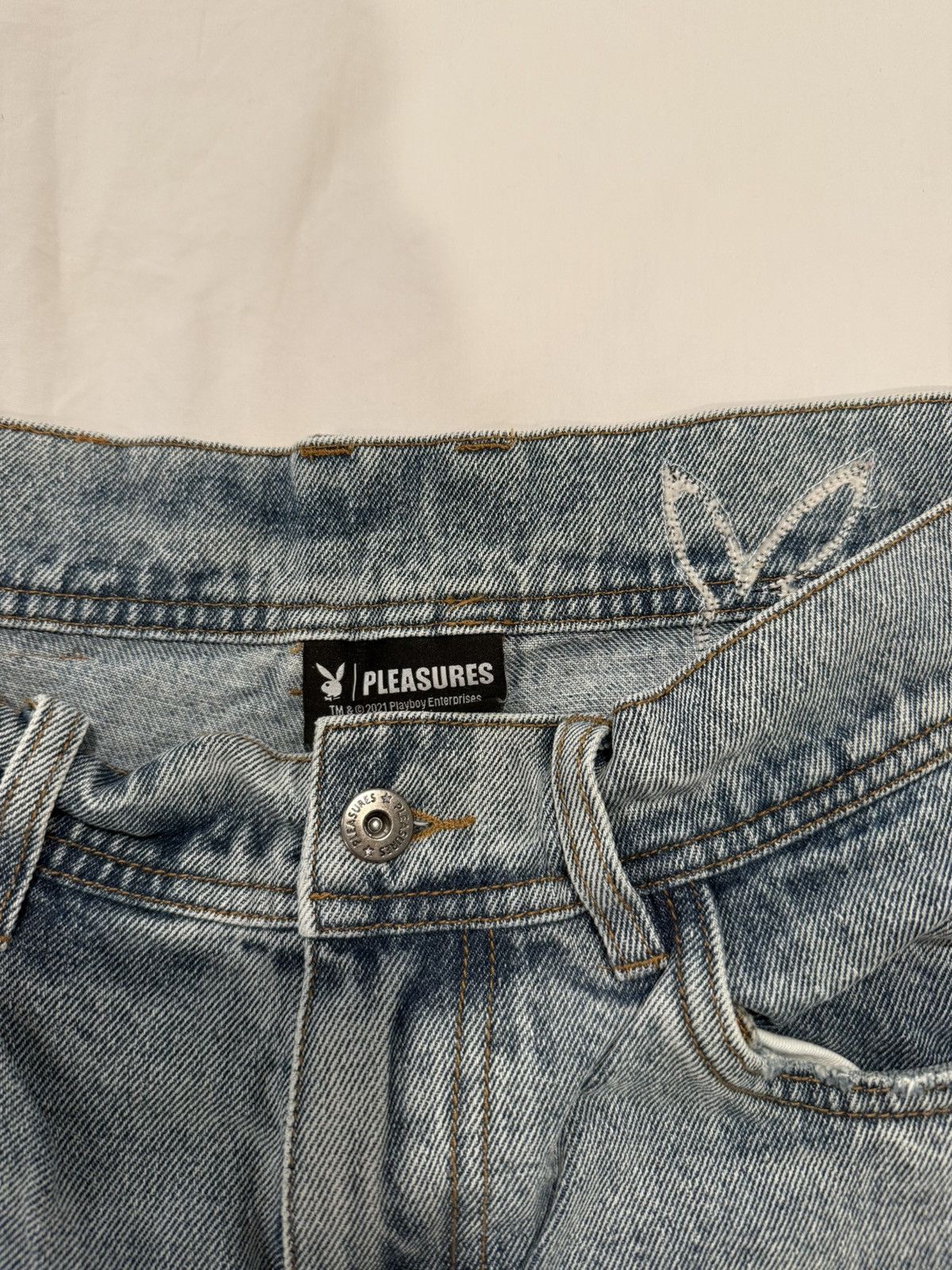 Pleasures BUNNY APPLIQUE JEANS Size US 30 / EU 46 - 2 Thumbnail