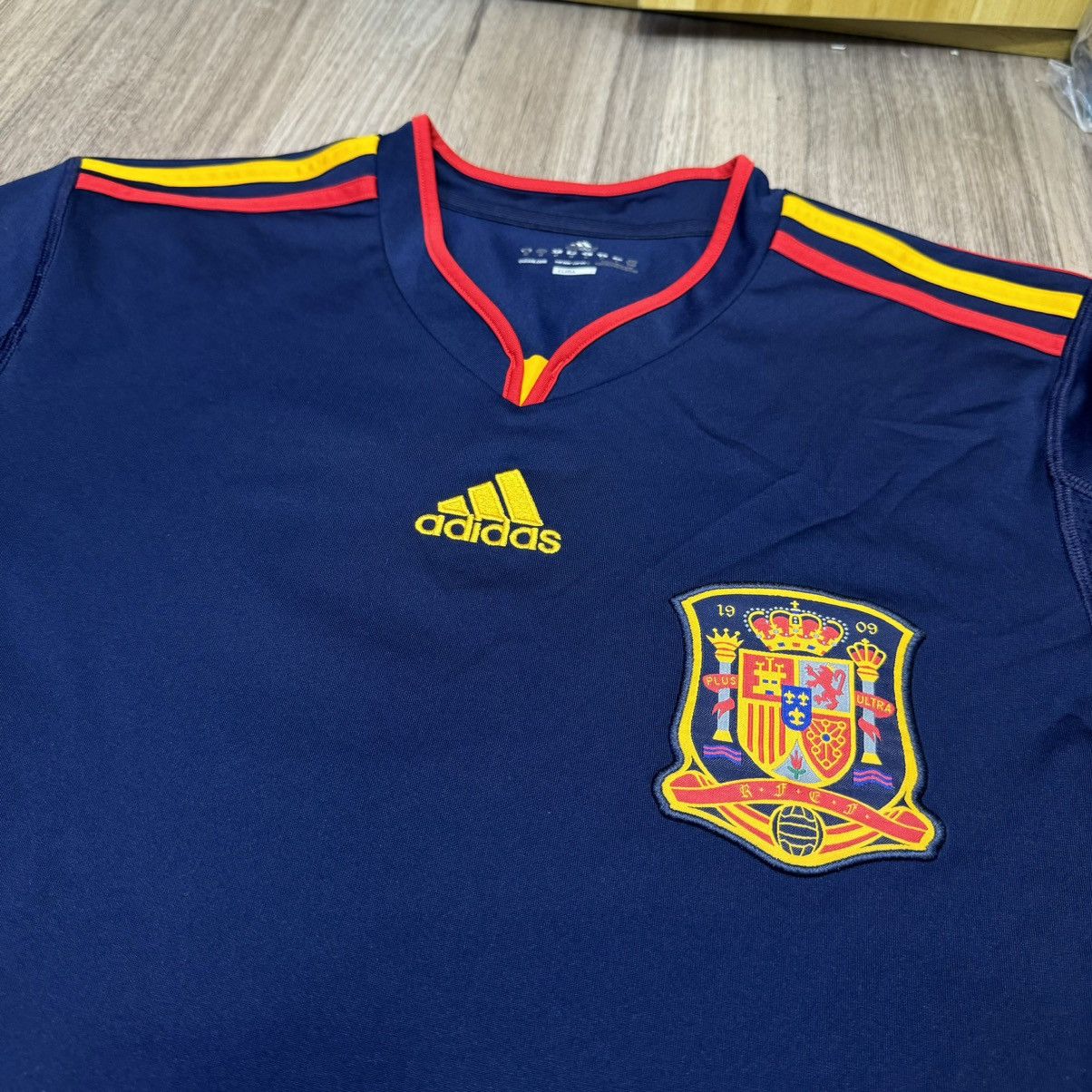 Adidas Spain world cup 2010 final shirt Size US M / EU 48-50 / 2 - 3 Thumbnail