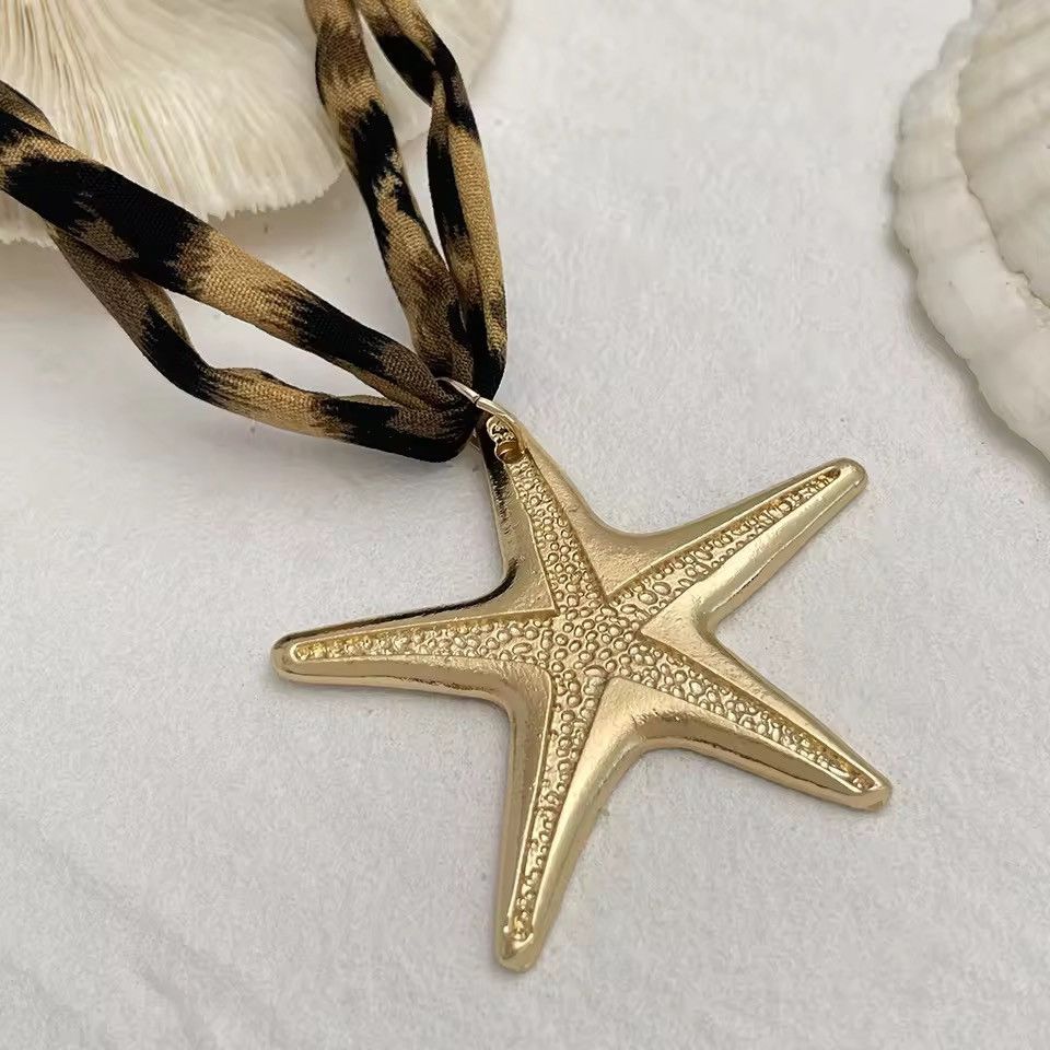 Vintage Multilayer Velvet Starfish Pendant Necklace Size ONE SIZE - 4 Thumbnail
