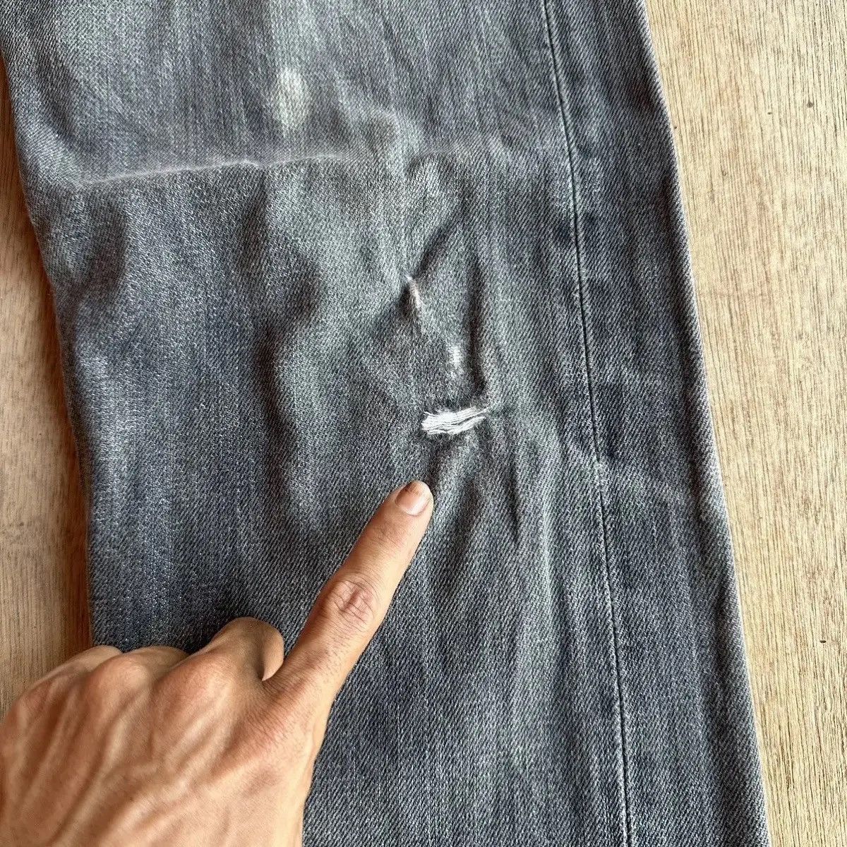 Levi's DISTRESSED DENIM VINTAGE LEVI’S 501 JEANS LEVIS PANTS W28L33 Size US 28 / EU 44 - 9 Thumbnail