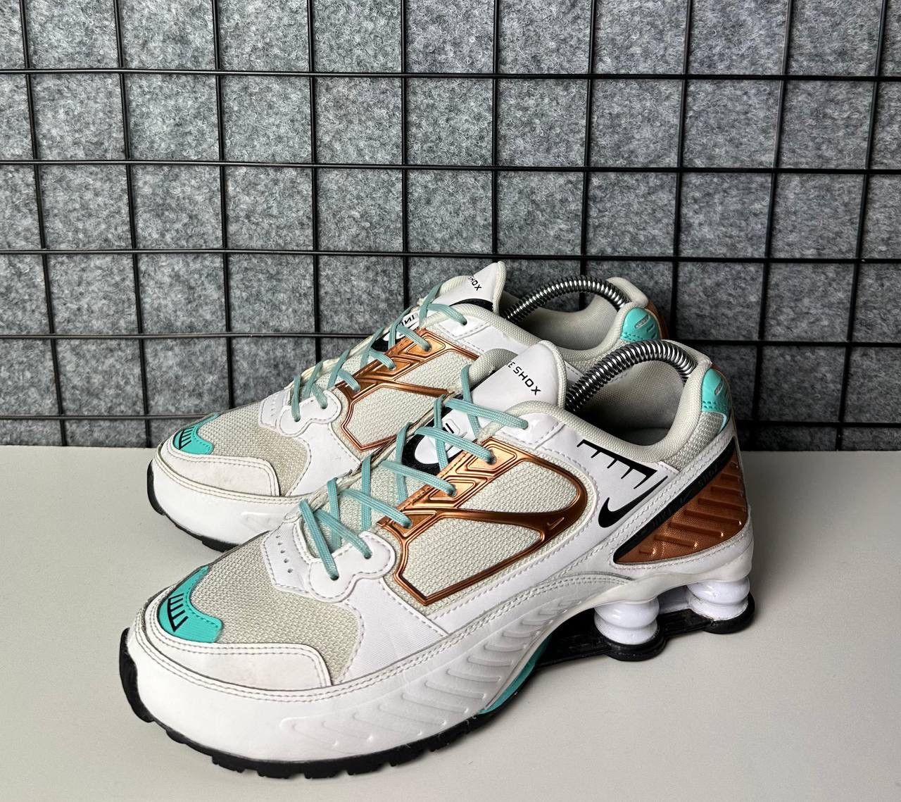 Nike shox enigma 9000 sneakers womans size 8 us