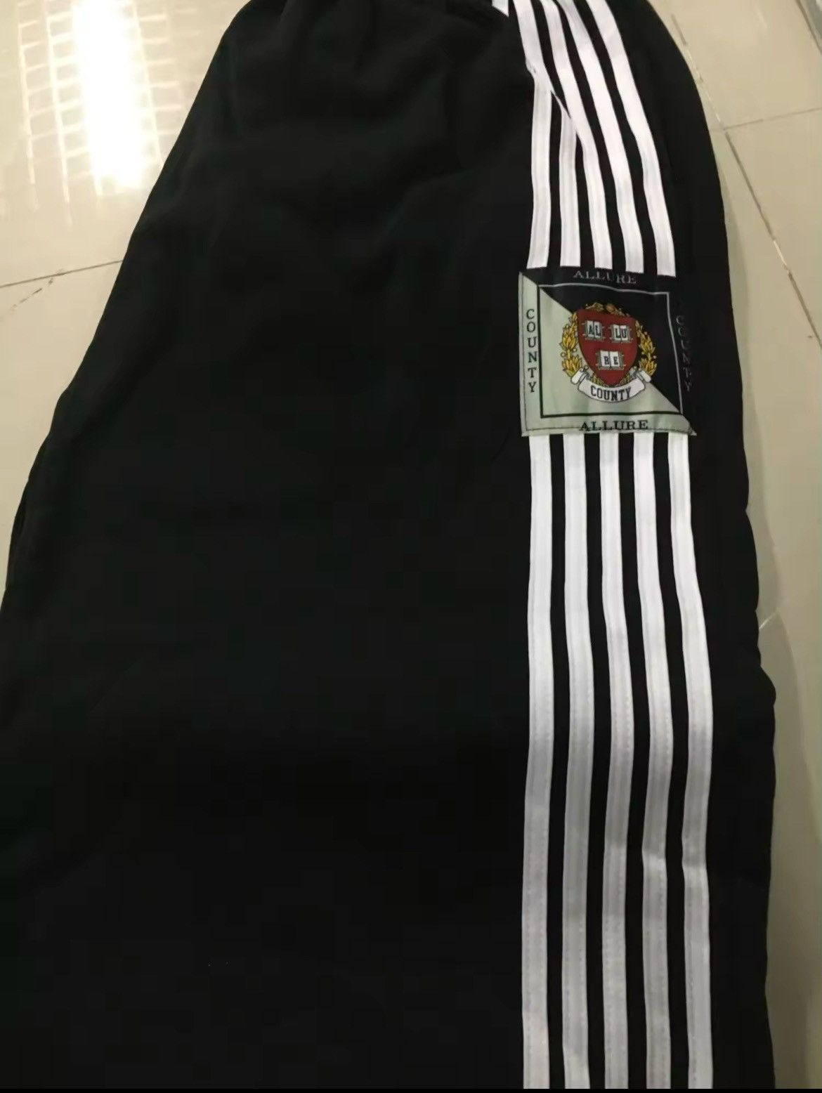 Japanese Brand Black Baggy Soccer Crest Track Pants Sweatpants Size US 31 - 3 Thumbnail