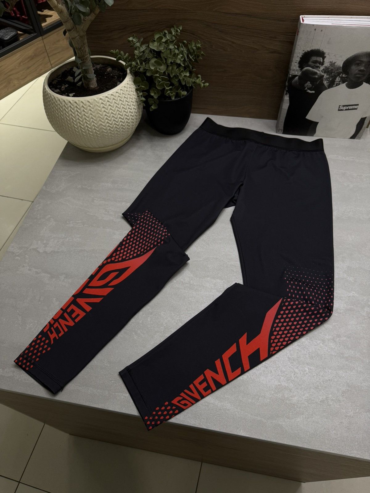 Givenchy Givenchy Black Paris Sport Leggings size 40(s-m) Size 27" / US 4 / IT 40 - 2 Thumbnail