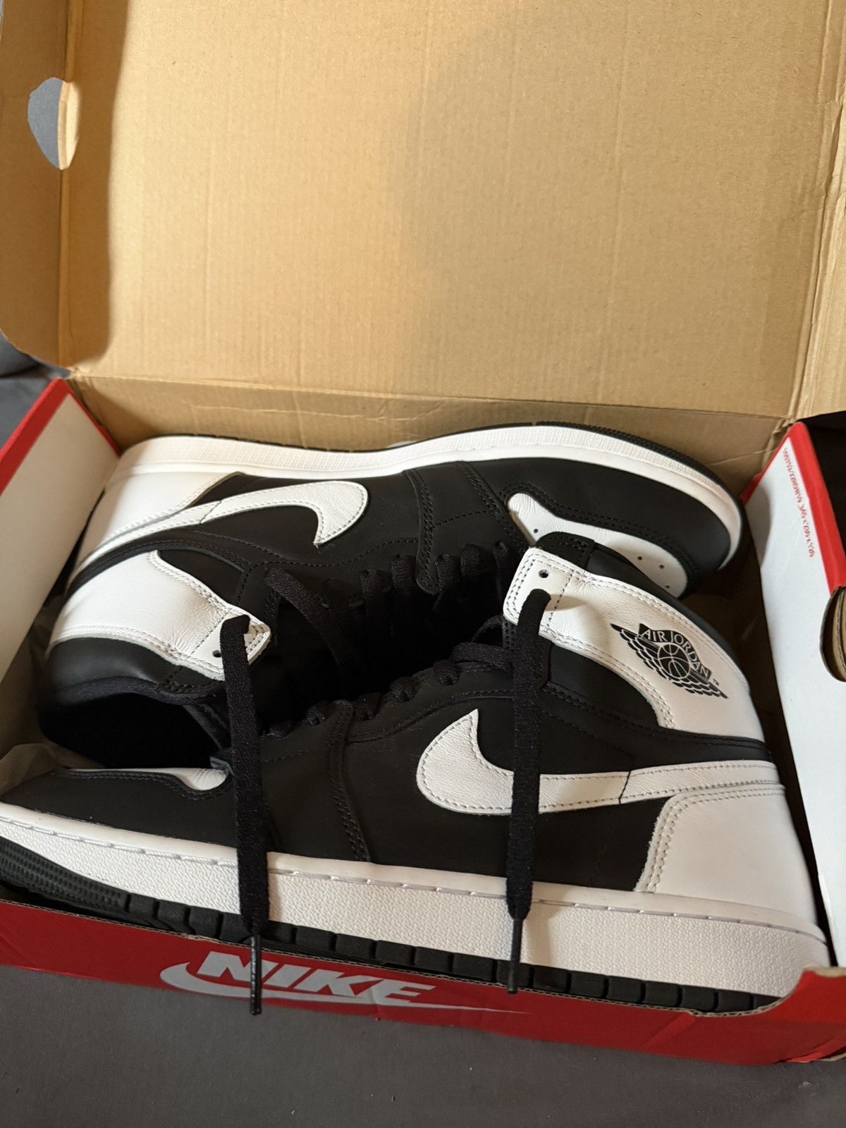 Nike Air Jordan 1 high OG reverse panda Size US 11 / EU 44 - 5 Thumbnail