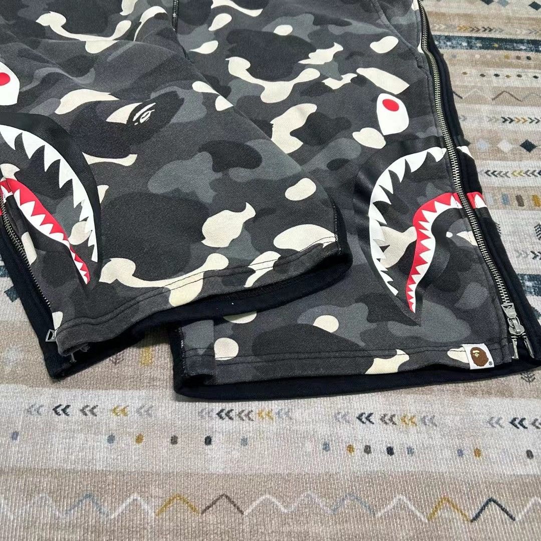 Bape LUMINOUS SHARK CAMO SHORTS Size US 34 / EU 50 - 9 Thumbnail