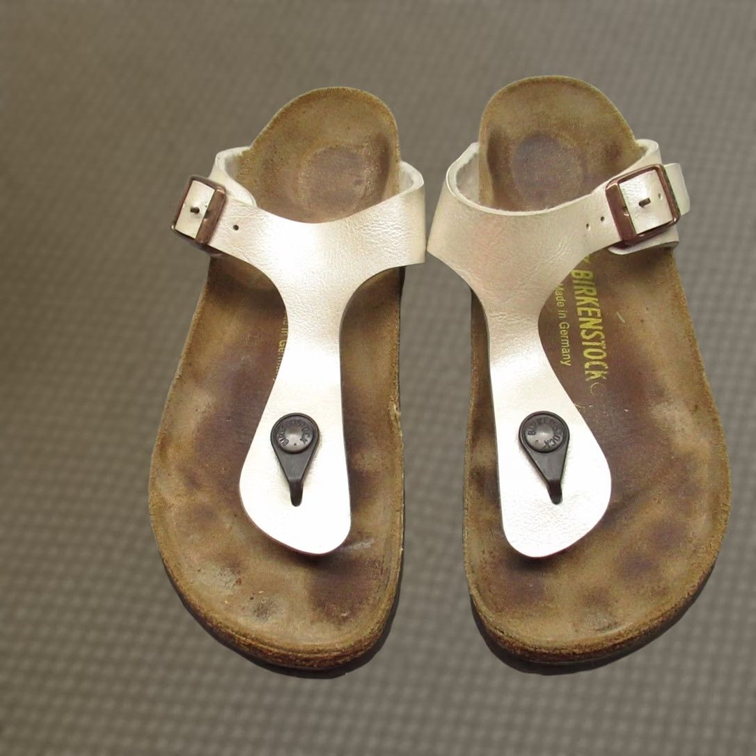 Birkenstock Birkenstock Gizeh Sandals Women 6 Men 4 Thong Pearl White Metallic Cork 37 Size US 6 / IT 36 - 1 Thumbnail
