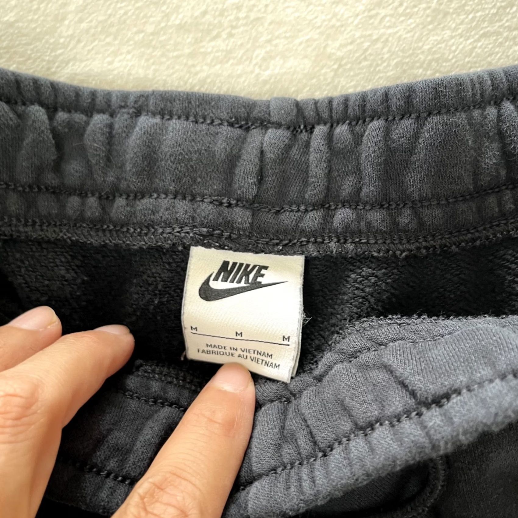 Nike Nike Black Fleece Jogger Pants Women’s Size M Tapered Inseam 27 in Pockets Logo Athleisure Sports Size 32" / US 10 / IT 46 - 3 Thumbnail