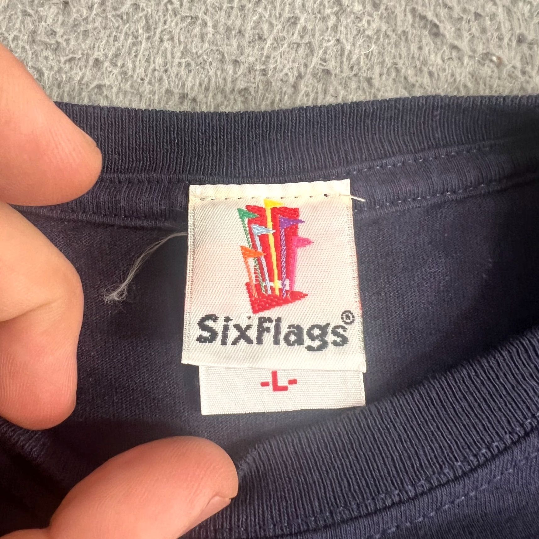 Vintage VINTAGE Six Flags Batman Dark Knight T-Shirt Men Size L Blue Amusement Park 2000s Size US L / EU 52-54 / 3 - 3 Thumbnail