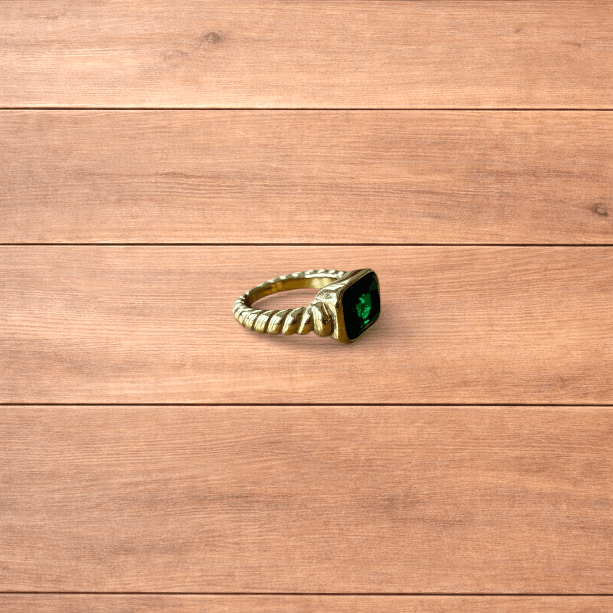Japanese Brand Lovely vintage style gold ring with green gemstone. Size ONE SIZE - 3 Thumbnail